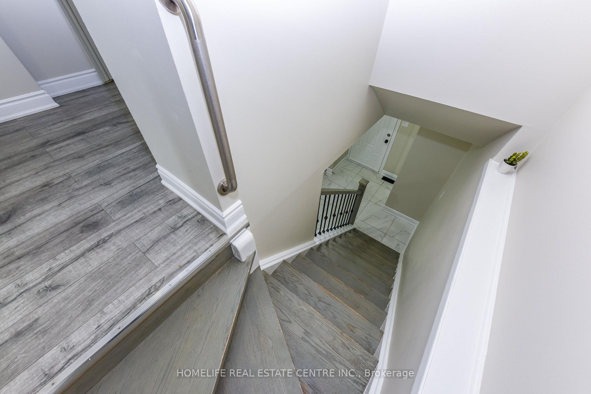 Photo 34 of 2 Hilda Court, Brampton, Central Park — HOMEH