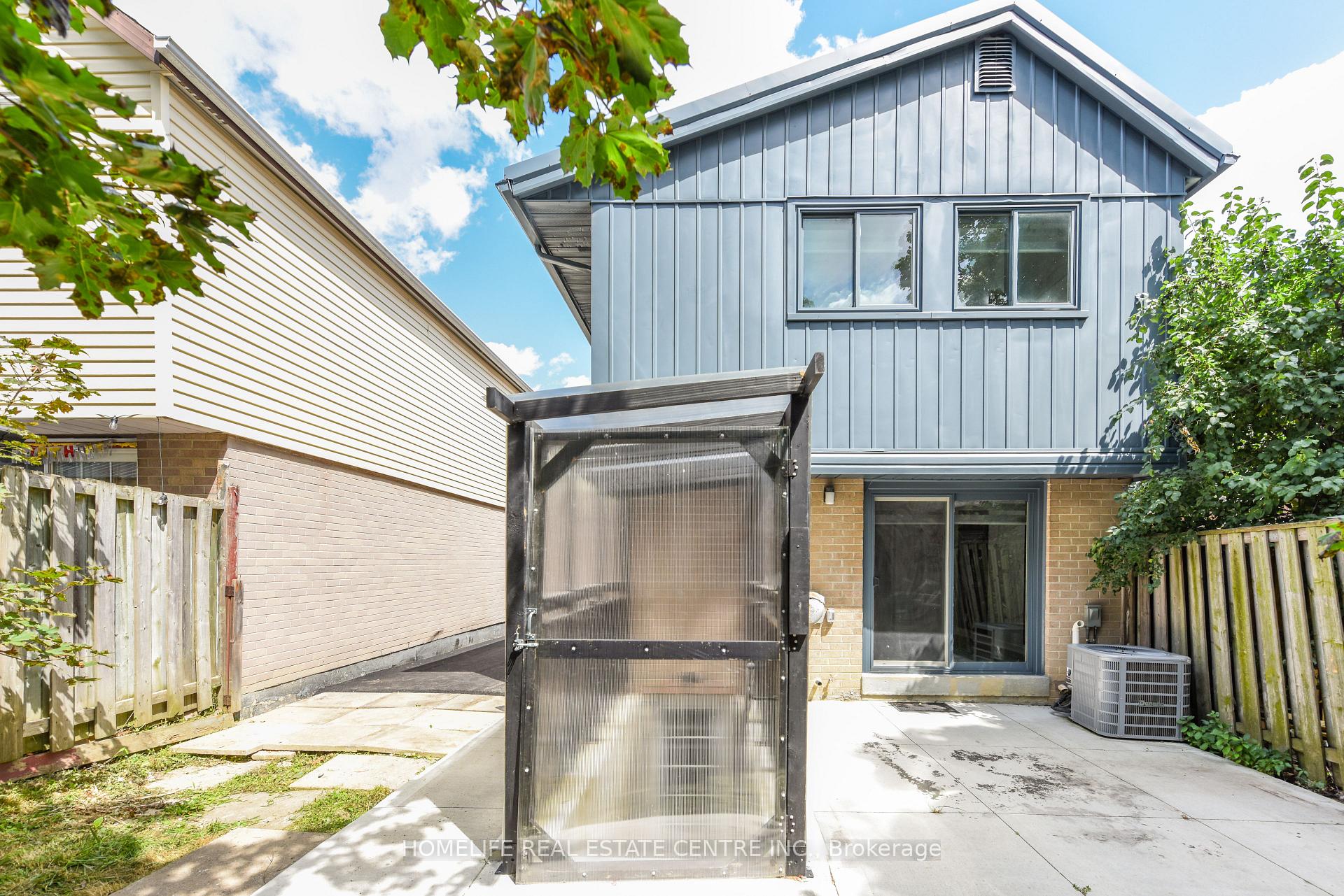 Photo 36 of 2 Hilda Court, Brampton, Central Park — HOMEH