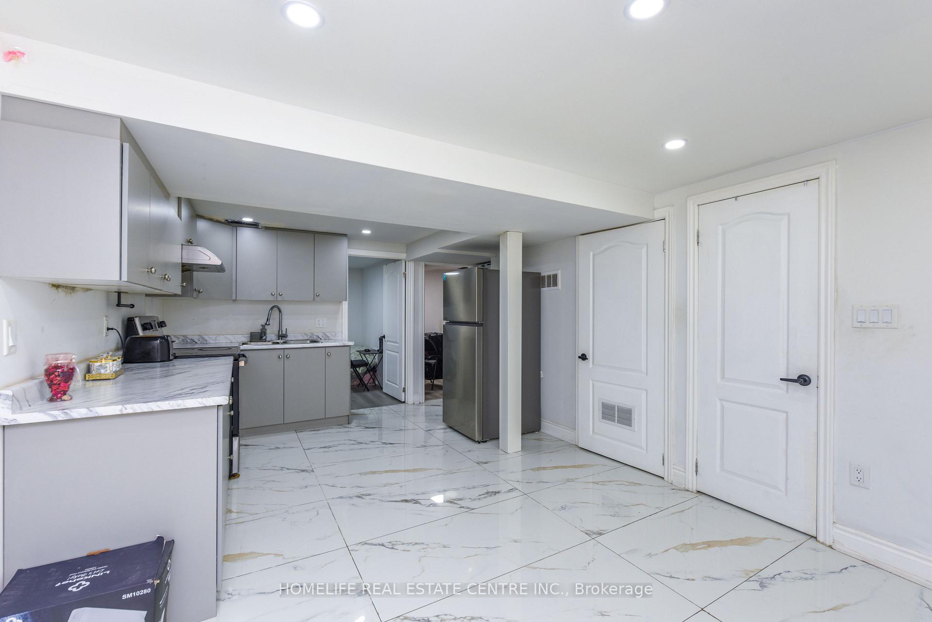 Photo 41 of 2 Hilda Court, Brampton, Central Park — HOMEH