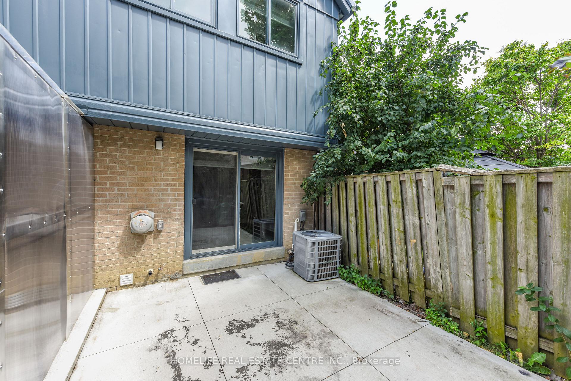 Photo 48 of 2 Hilda Court, Brampton, Central Park — HOMEH
