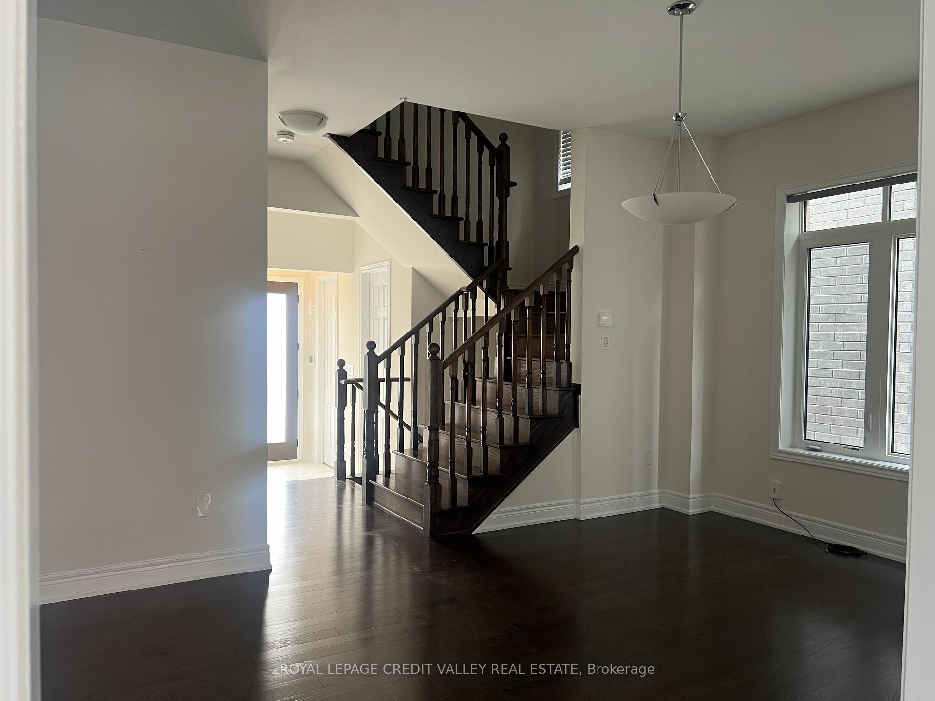 Photo 6 of 45 Kessler Drive, Brampton, Sandringham-Wellington North — HOMEH
