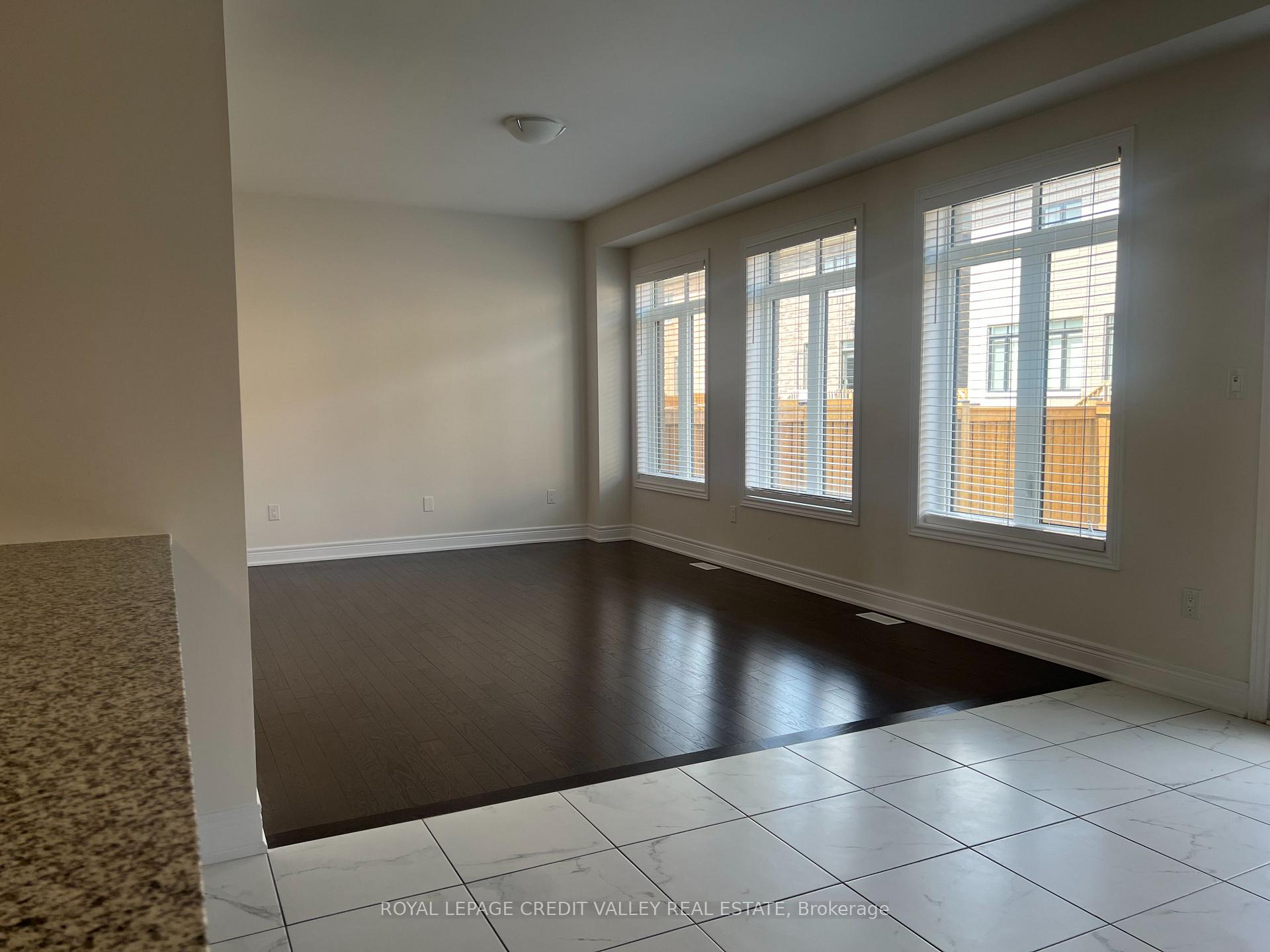 Photo 7 of 45 Kessler Drive, Brampton, Sandringham-Wellington North — HOMEH