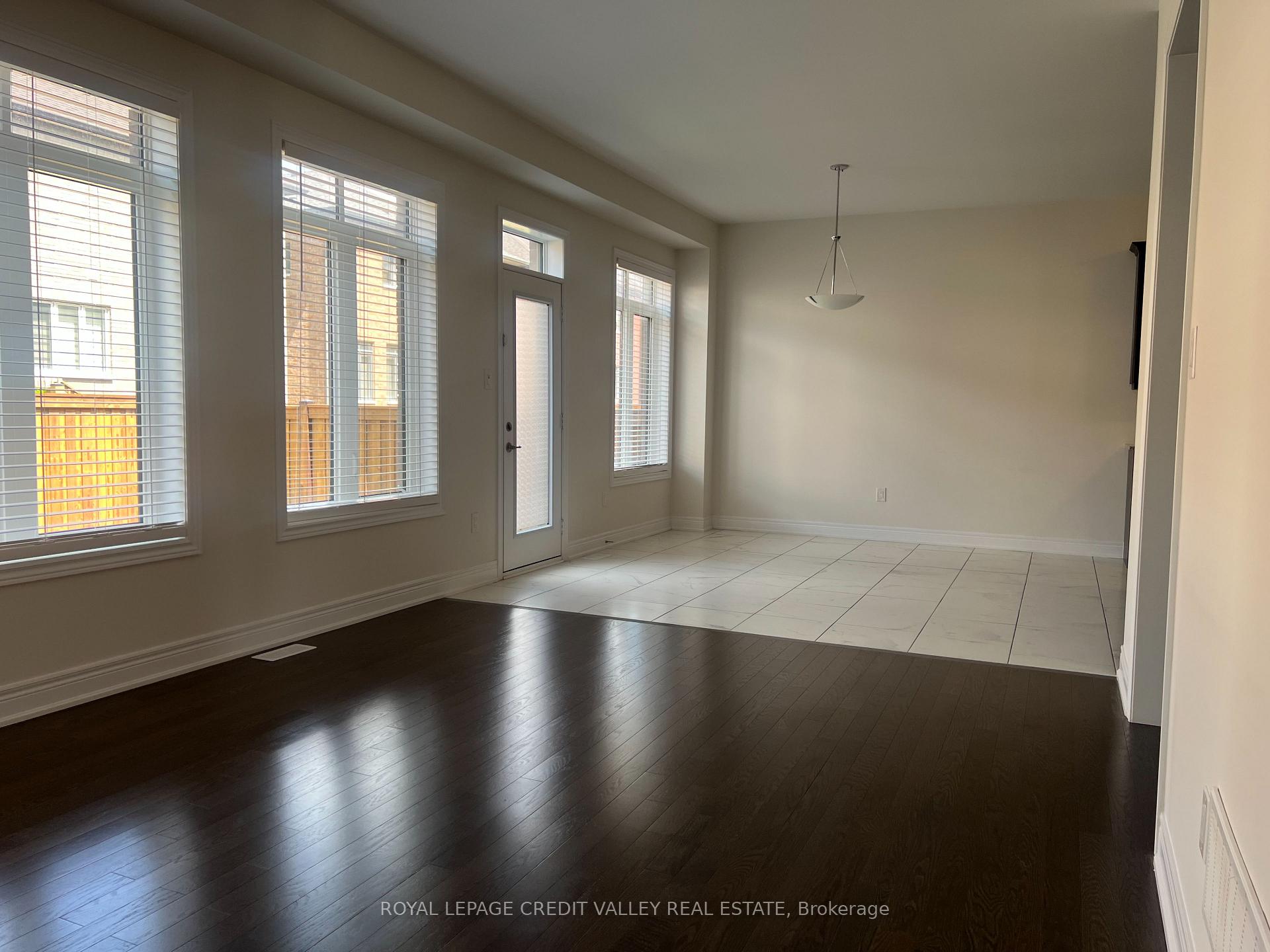Photo 8 of 45 Kessler Drive, Brampton, Sandringham-Wellington North — HOMEH