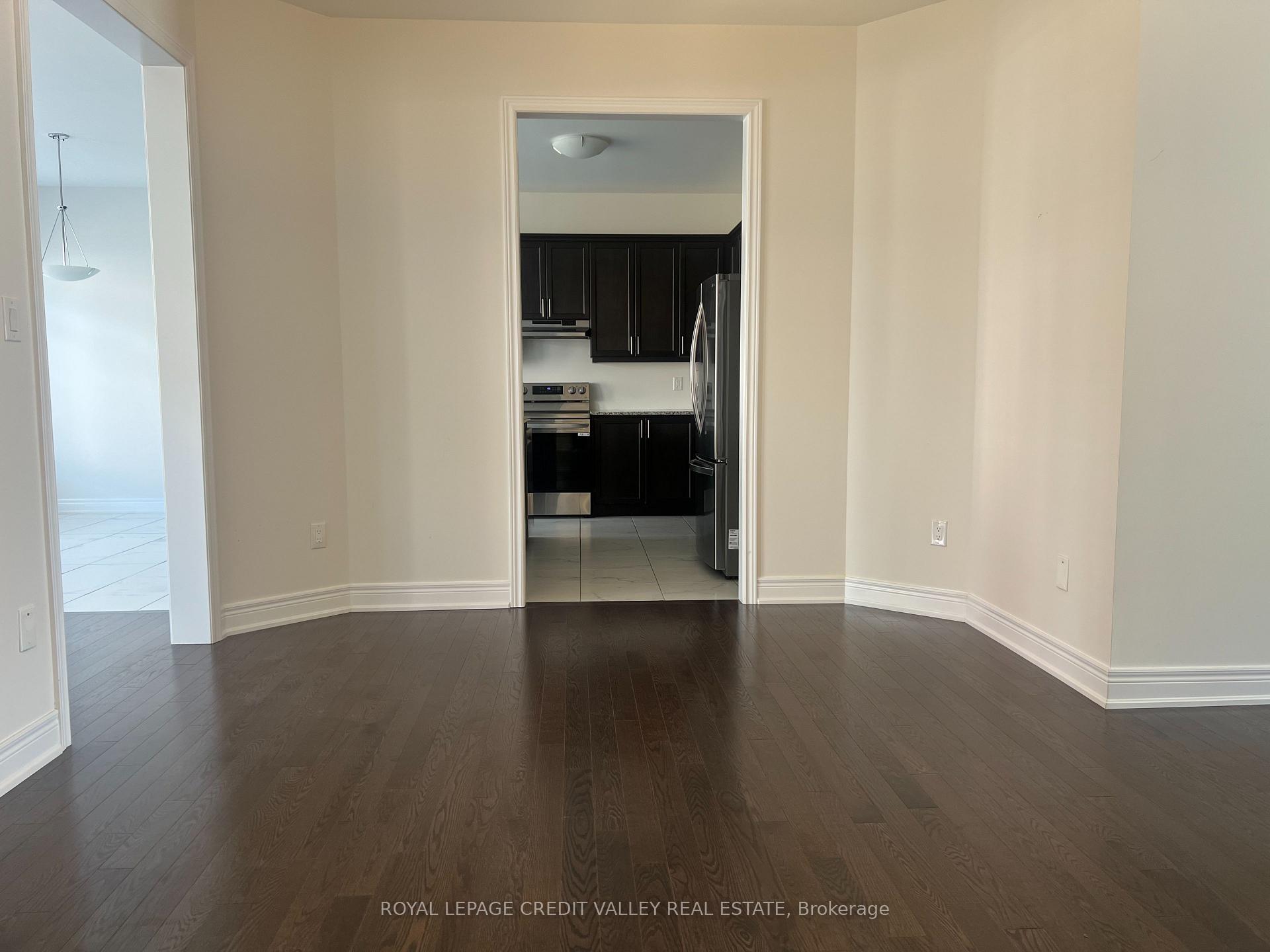 Photo 9 of 45 Kessler Drive, Brampton, Sandringham-Wellington North — HOMEH