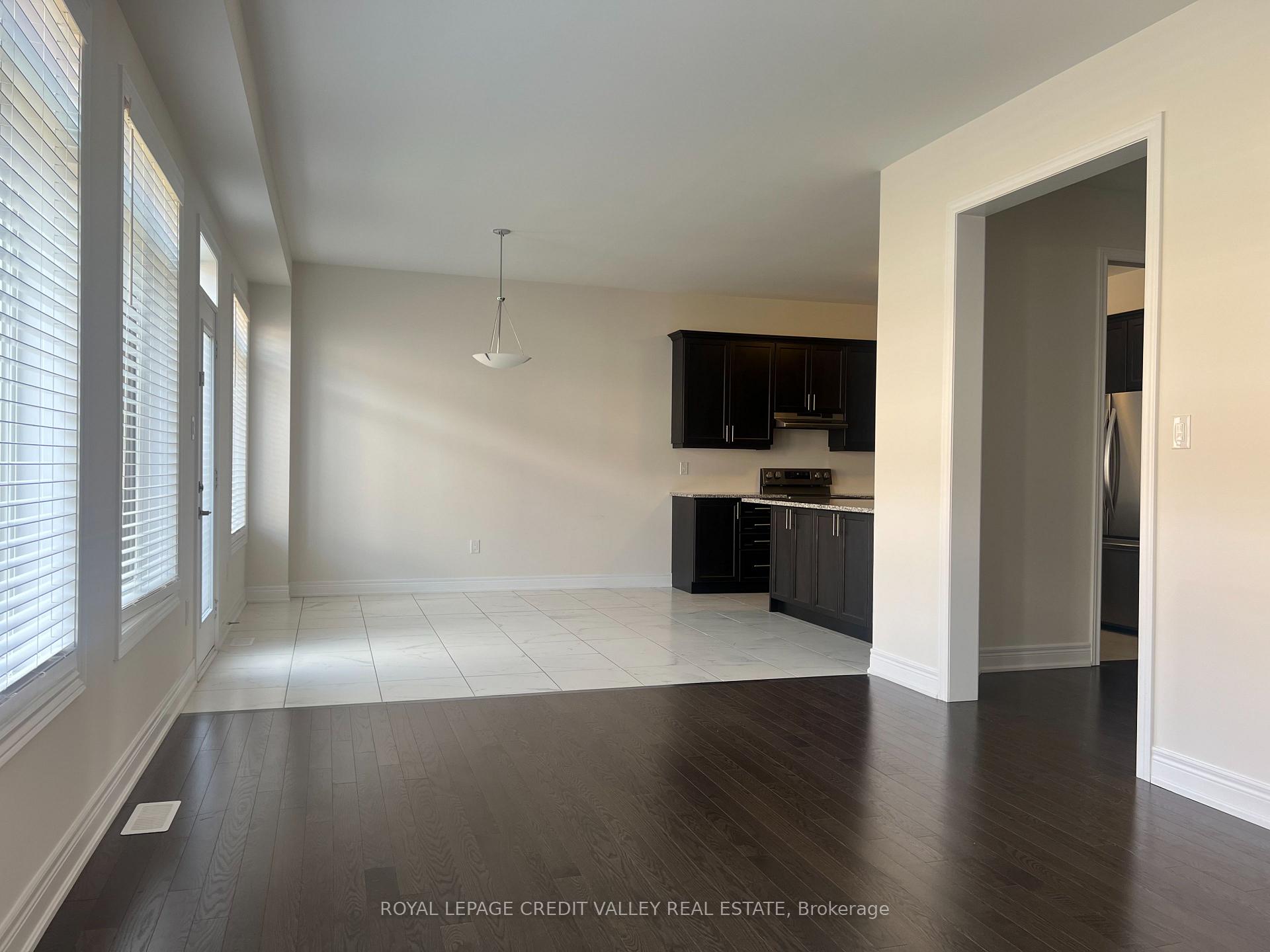 Photo 10 of 45 Kessler Drive, Brampton, Sandringham-Wellington North — HOMEH