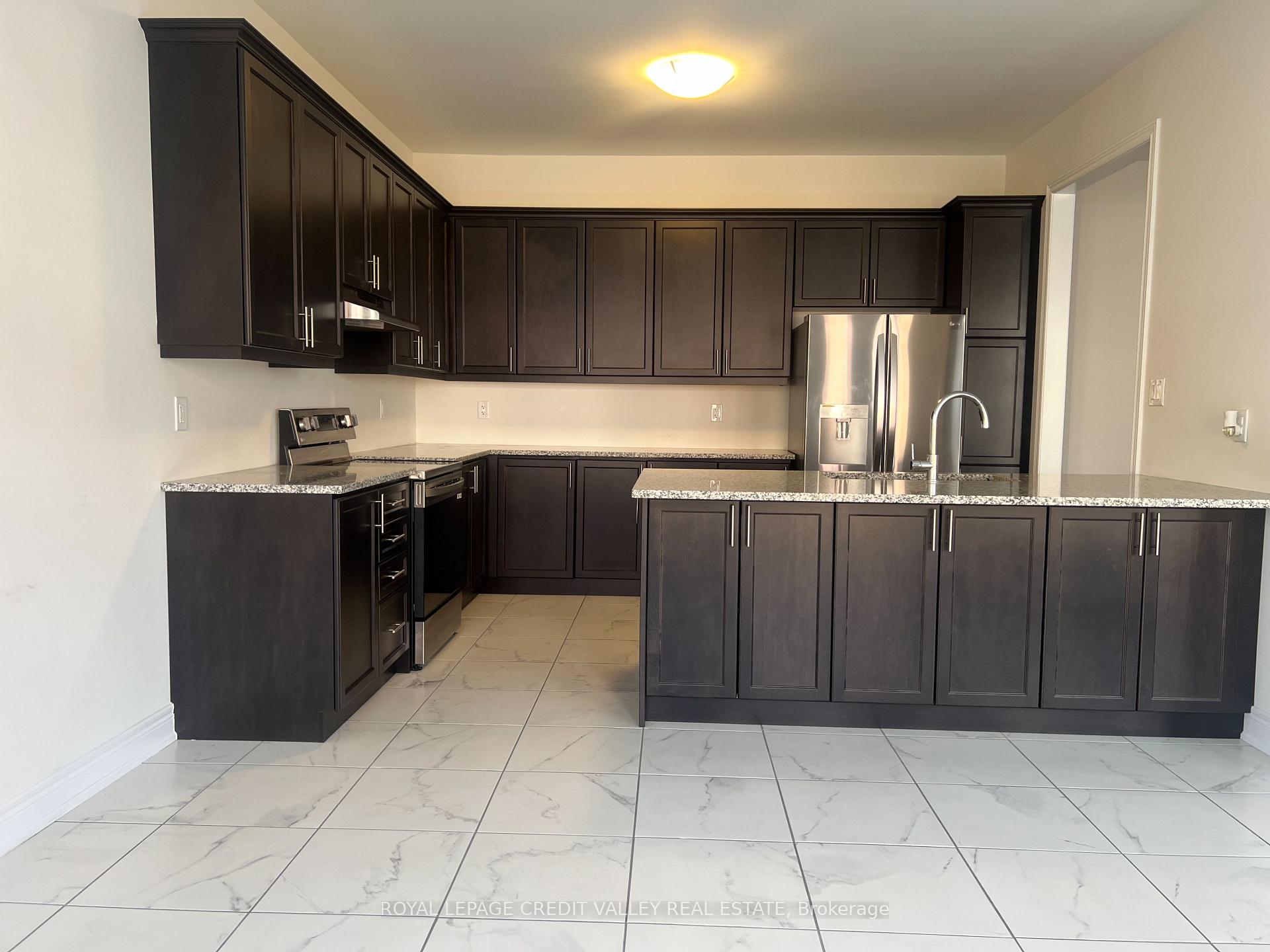 Photo 12 of 45 Kessler Drive, Brampton, Sandringham-Wellington North — HOMEH