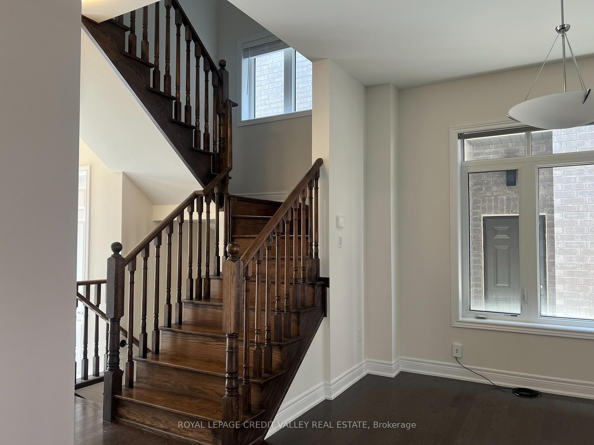 Photo 15 of 45 Kessler Drive, Brampton, Sandringham-Wellington North — HOMEH