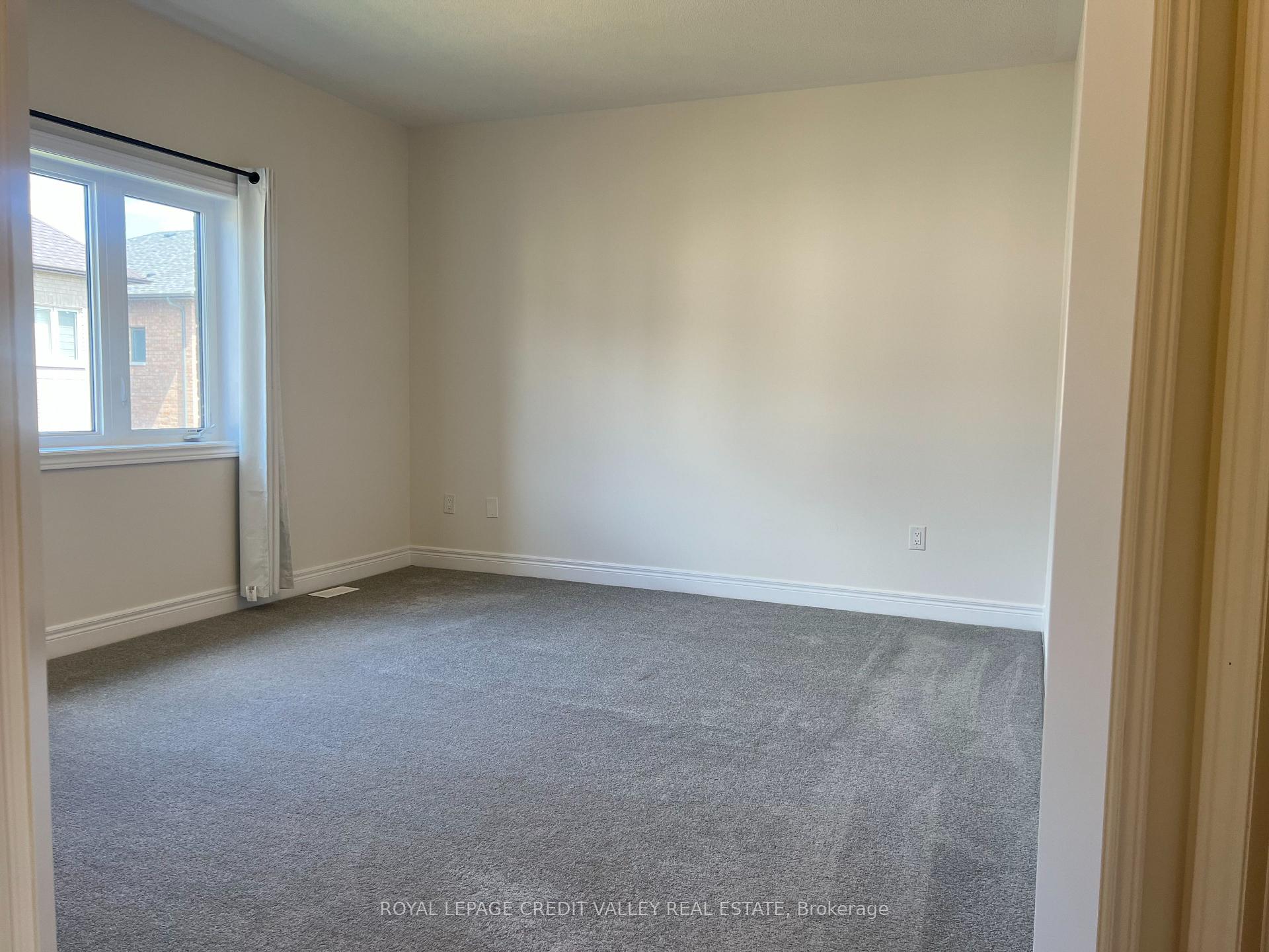 Photo 18 of 45 Kessler Drive, Brampton, Sandringham-Wellington North — HOMEH