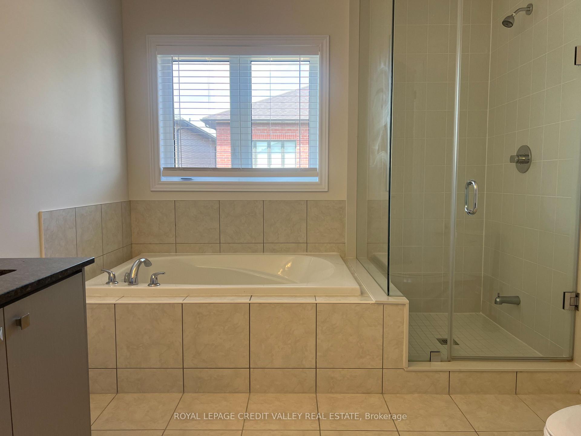 Photo 20 of 45 Kessler Drive, Brampton, Sandringham-Wellington North — HOMEH