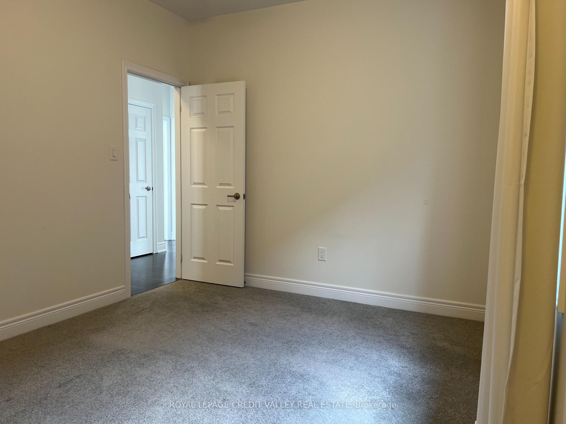 Photo 27 of 45 Kessler Drive, Brampton, Sandringham-Wellington North — HOMEH