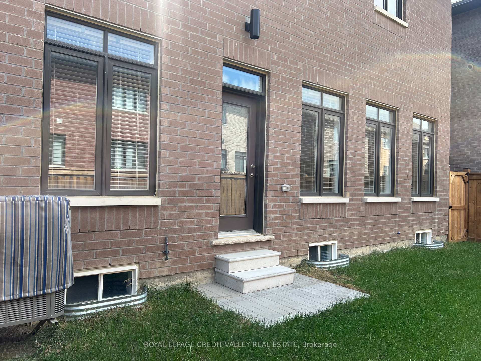 Photo 33 of 45 Kessler Drive, Brampton, Sandringham-Wellington North — HOMEH