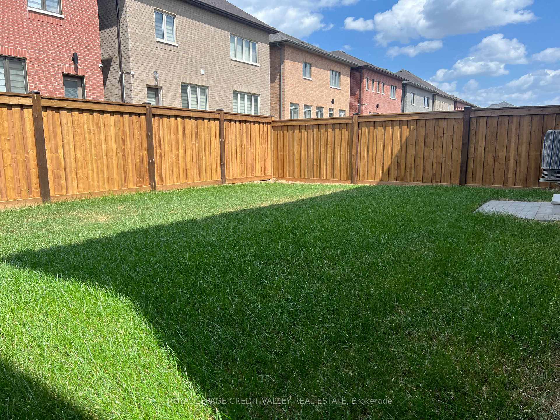 Photo 35 of 45 Kessler Drive, Brampton, Sandringham-Wellington North — HOMEH