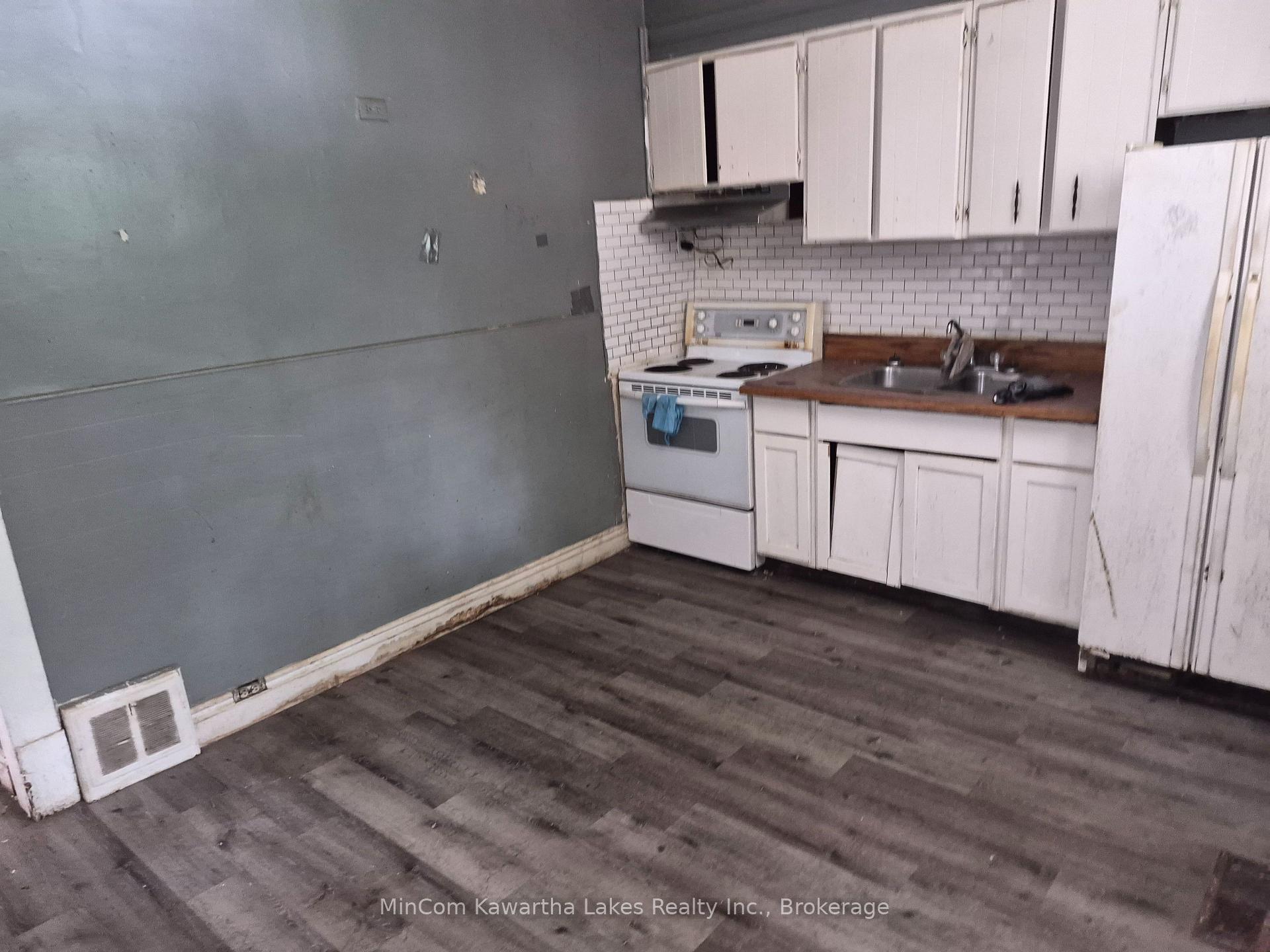 Photo 4 of 467 Albert Street, Peterborough, Town Ward 3 — HOMEH