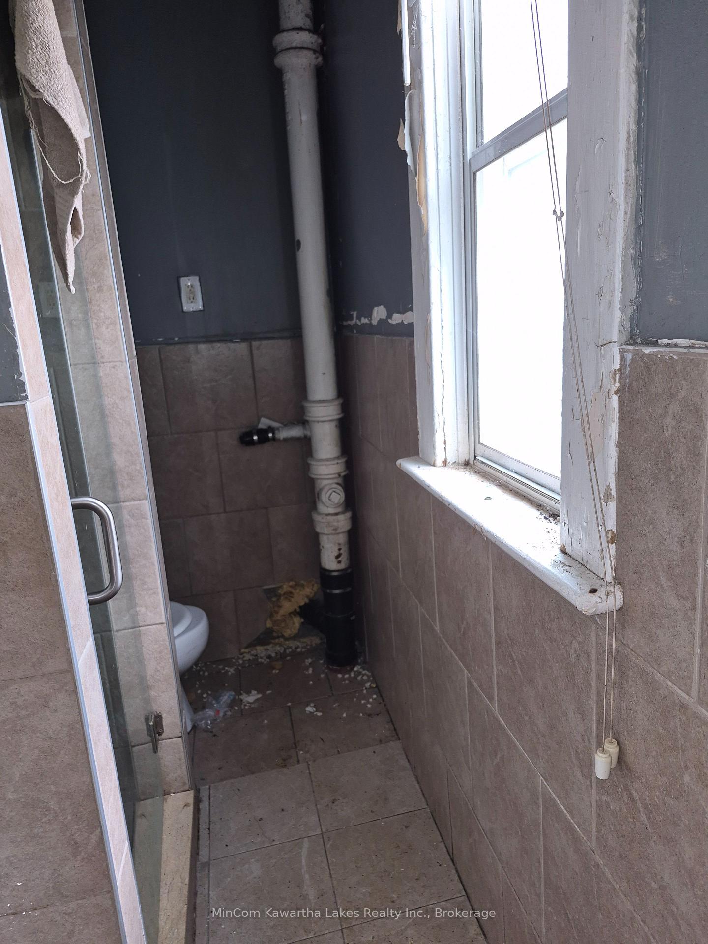 Photo 12 of 467 Albert Street, Peterborough, Town Ward 3 — HOMEH