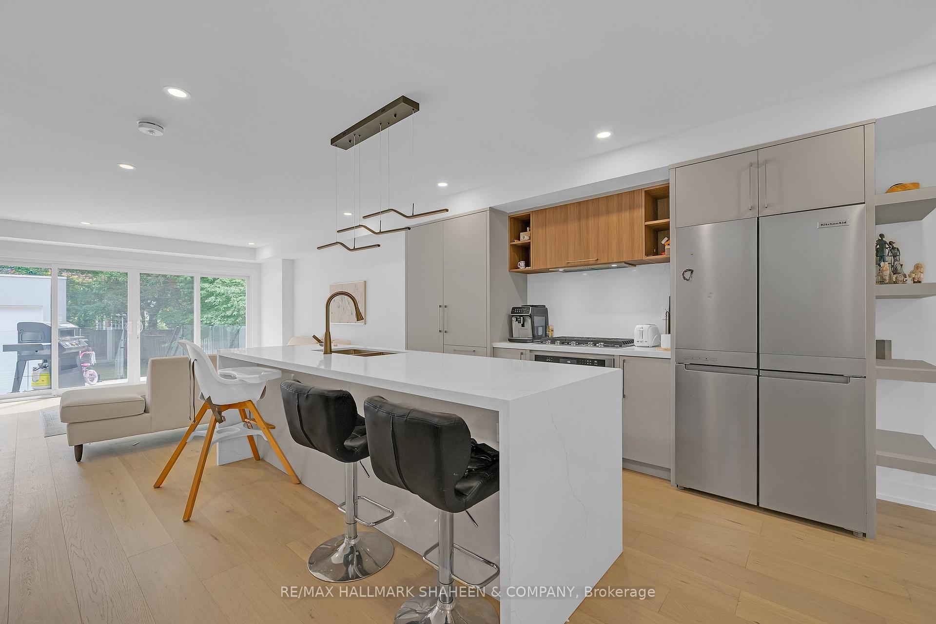Photo 10 of 207 Sutherland Drive, Toronto, Leaside — HOMEH