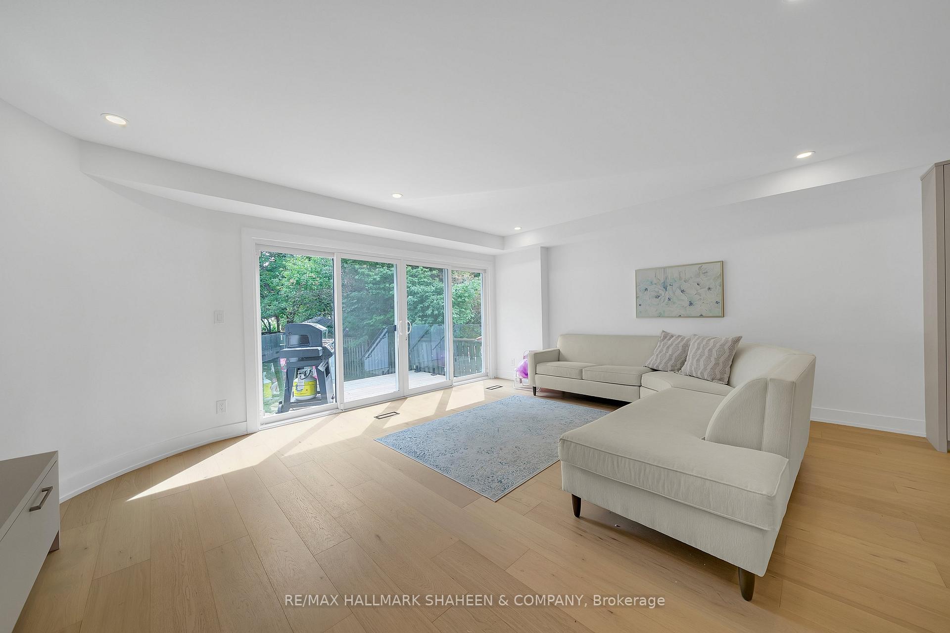 Photo 15 of 207 Sutherland Drive, Toronto, Leaside — HOMEH