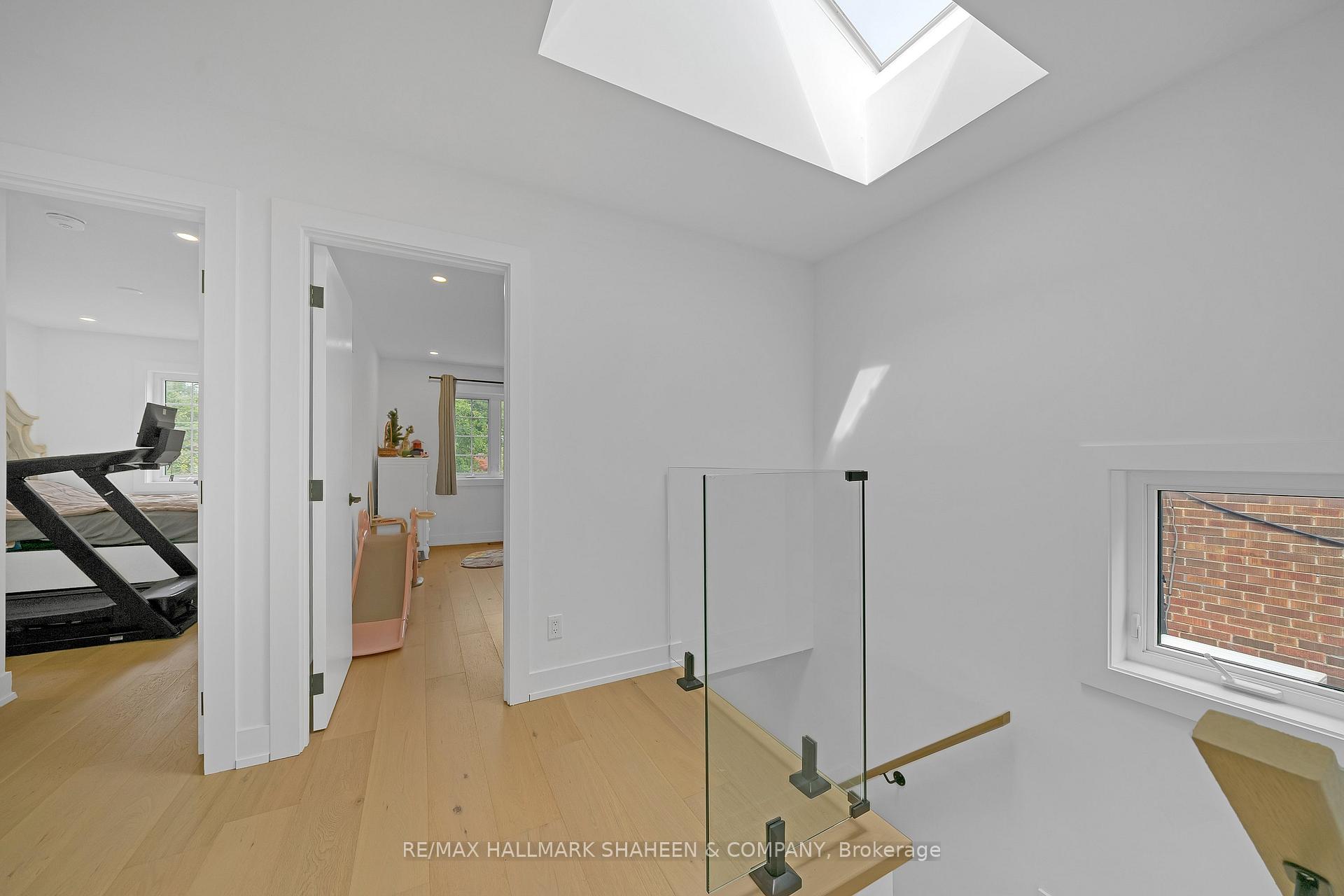 Photo 18 of 207 Sutherland Drive, Toronto, Leaside — HOMEH