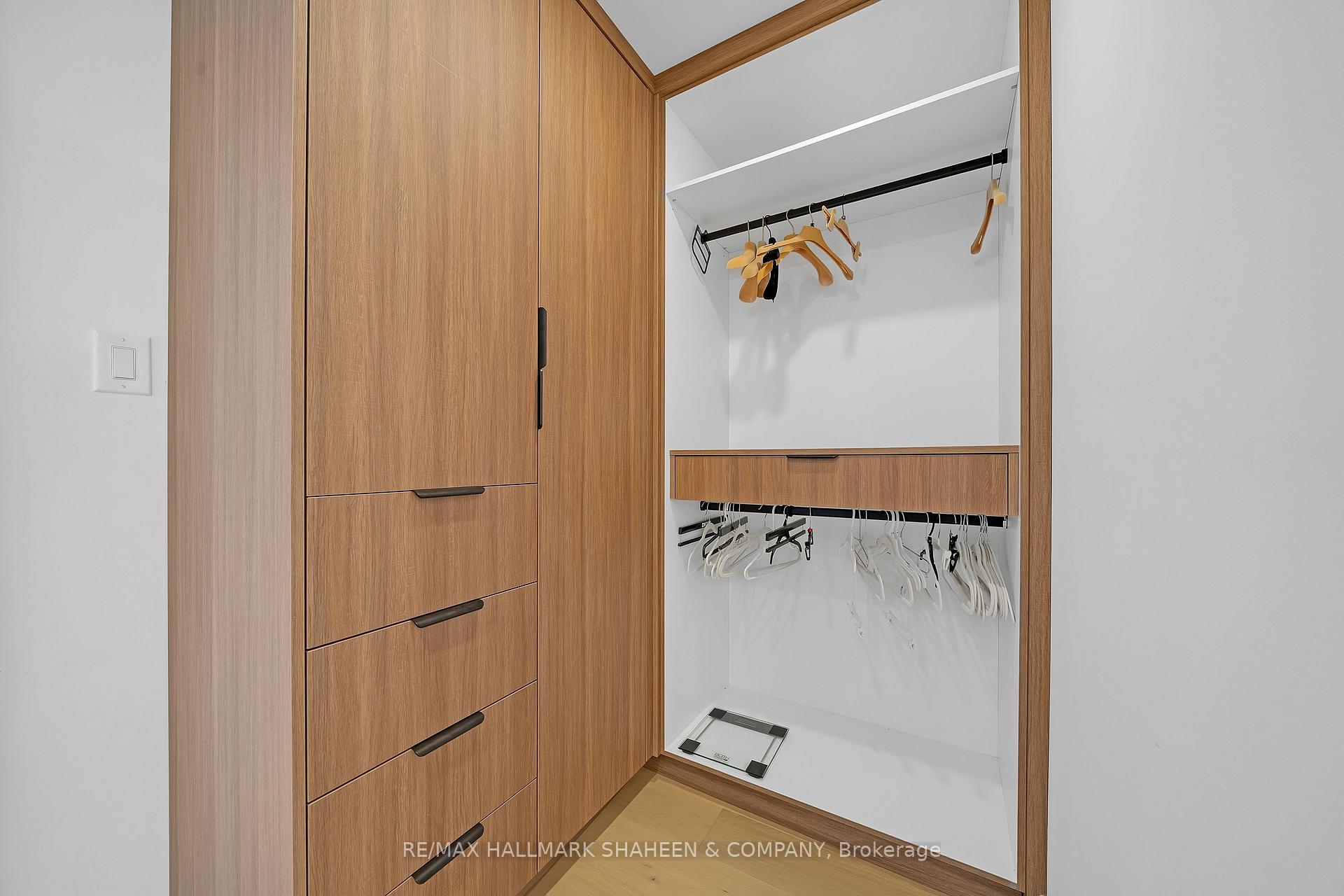 Photo 22 of 207 Sutherland Drive, Toronto, Leaside — HOMEH