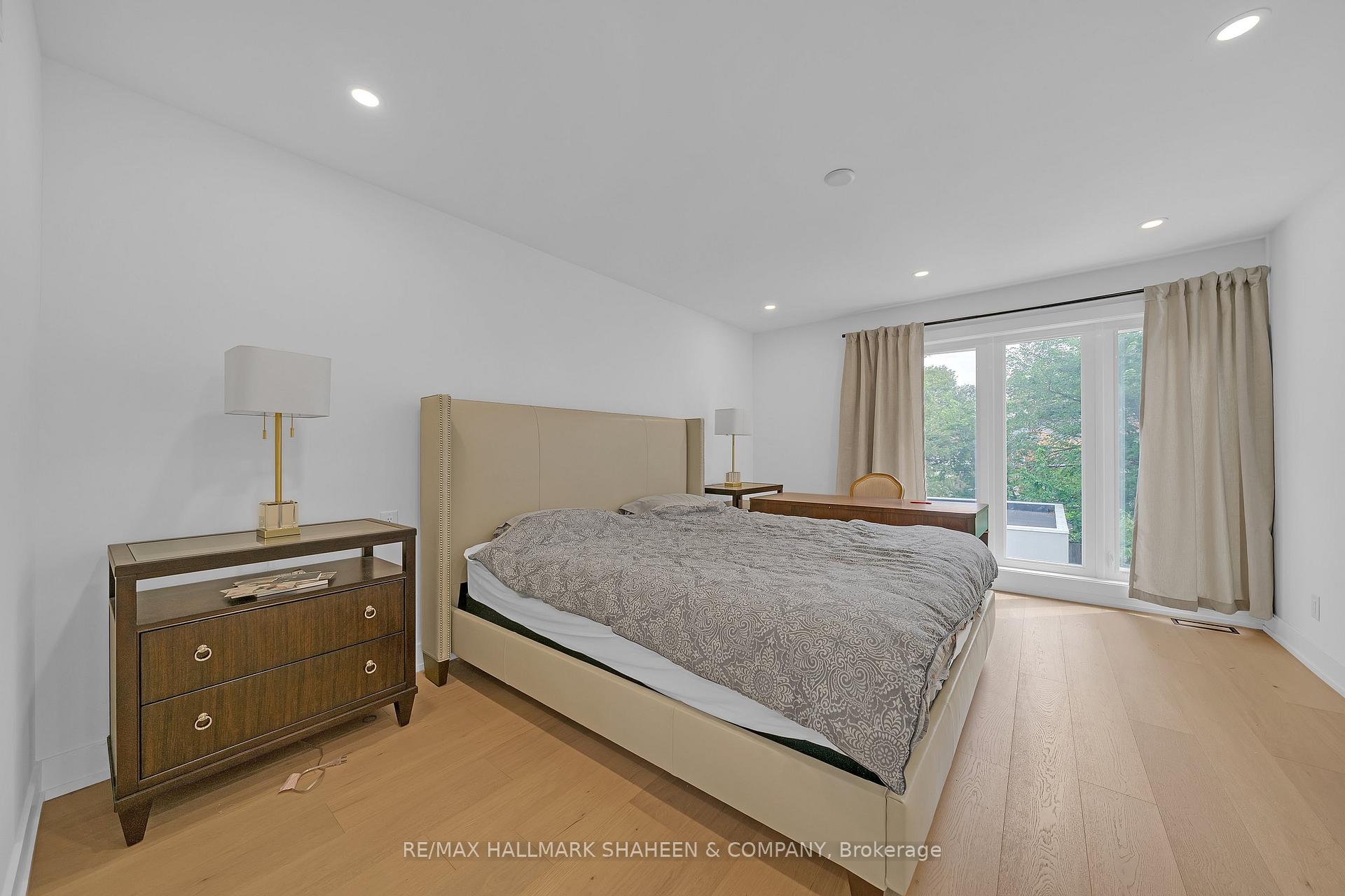 Photo 23 of 207 Sutherland Drive, Toronto, Leaside — HOMEH