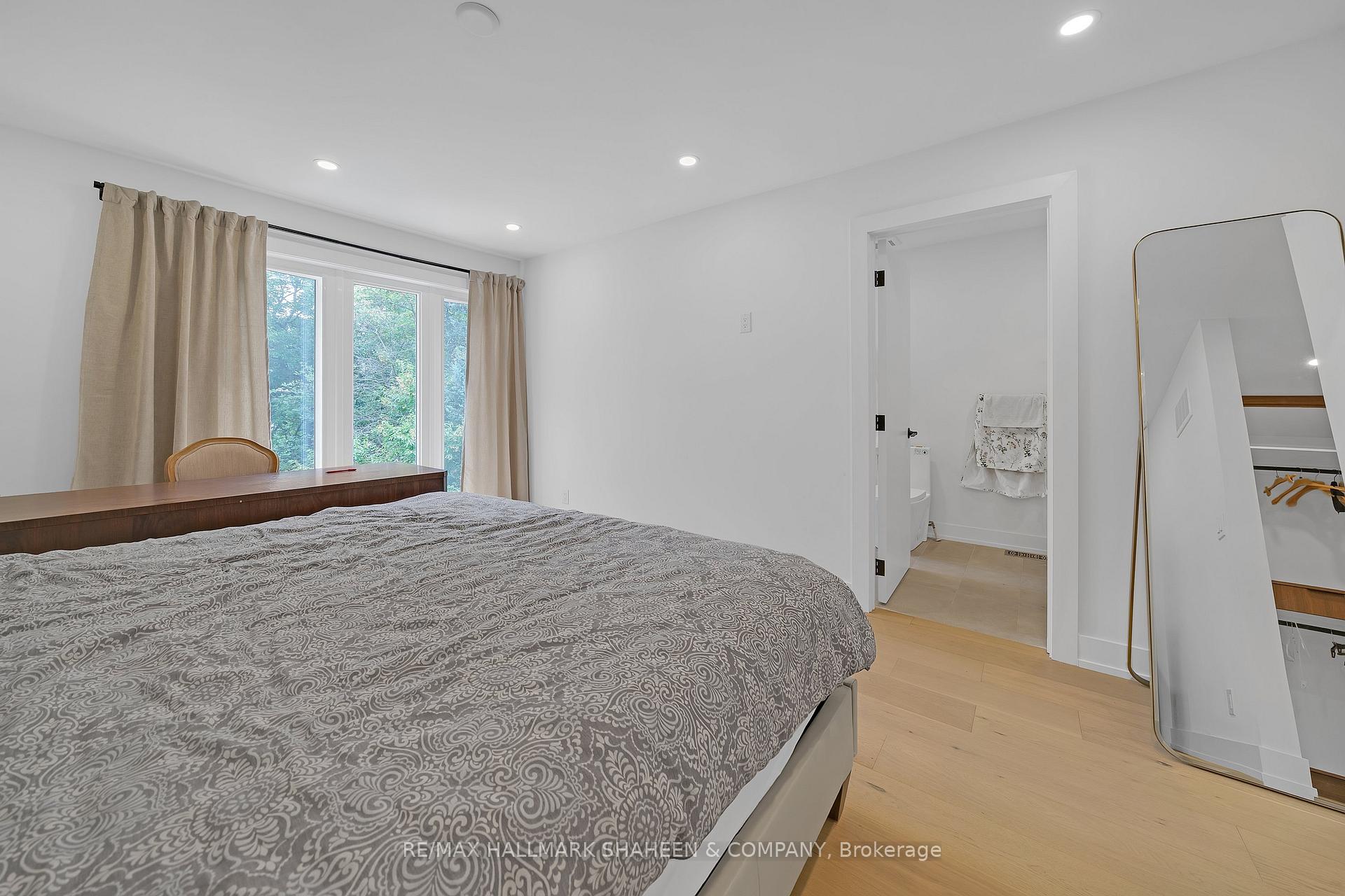 Photo 24 of 207 Sutherland Drive, Toronto, Leaside — HOMEH