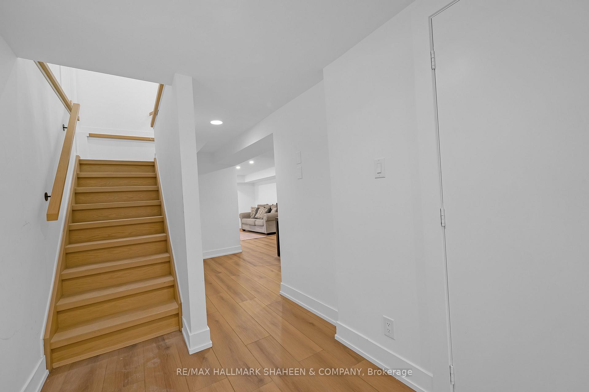 Photo 36 of 207 Sutherland Drive, Toronto, Leaside — HOMEH