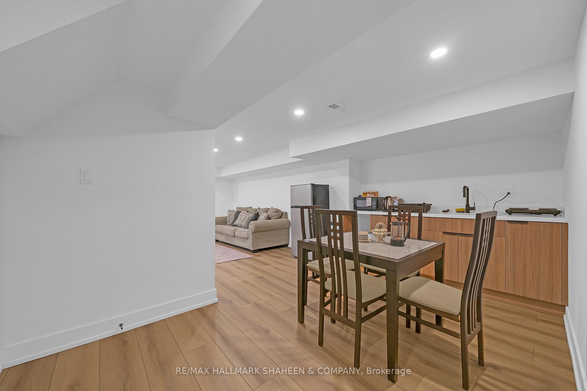 Photo 38 of 207 Sutherland Drive, Toronto, Leaside — HOMEH