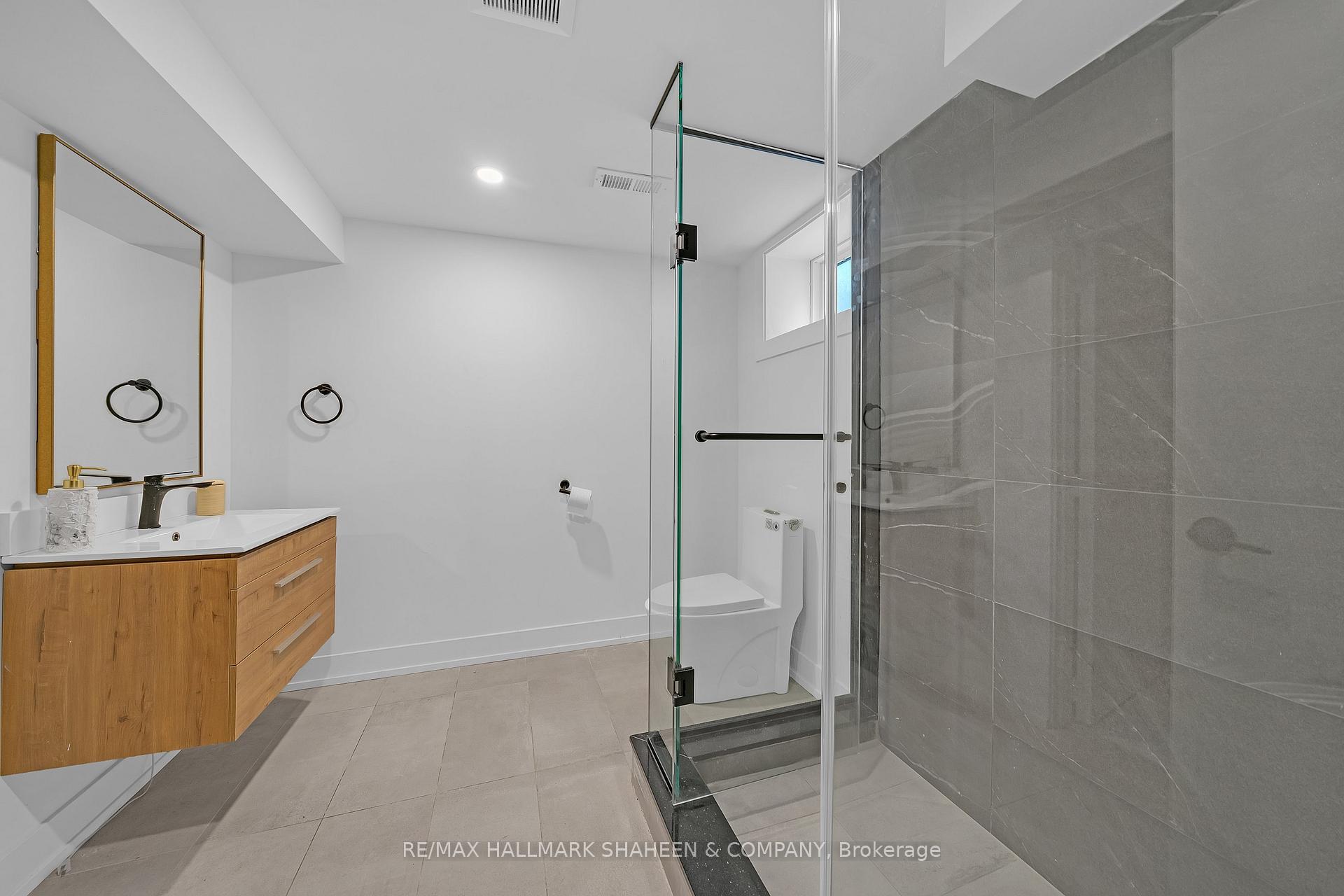 Photo 44 of 207 Sutherland Drive, Toronto, Leaside — HOMEH