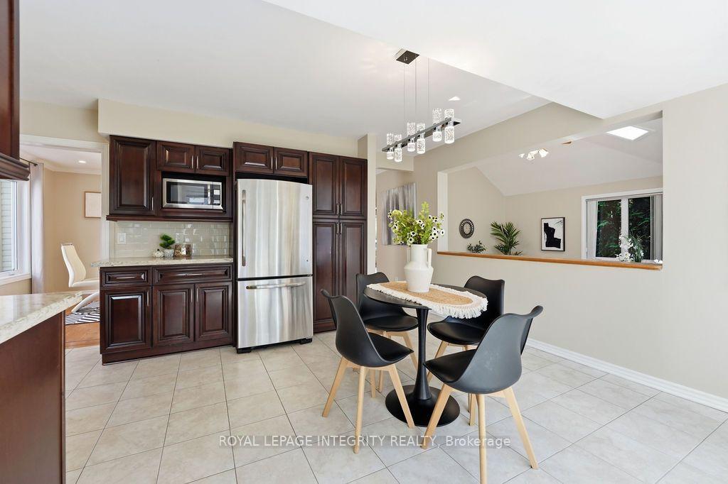 Photo 22 of 39 Beamish Crescent, Ottawa, Kanata - Morgan's Grant/South March — HOMEH