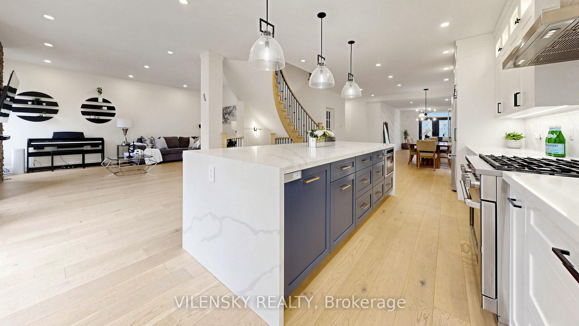 Photo 5 of 146 Valley Vista Drive, Vaughan, Patterson — HOMEH