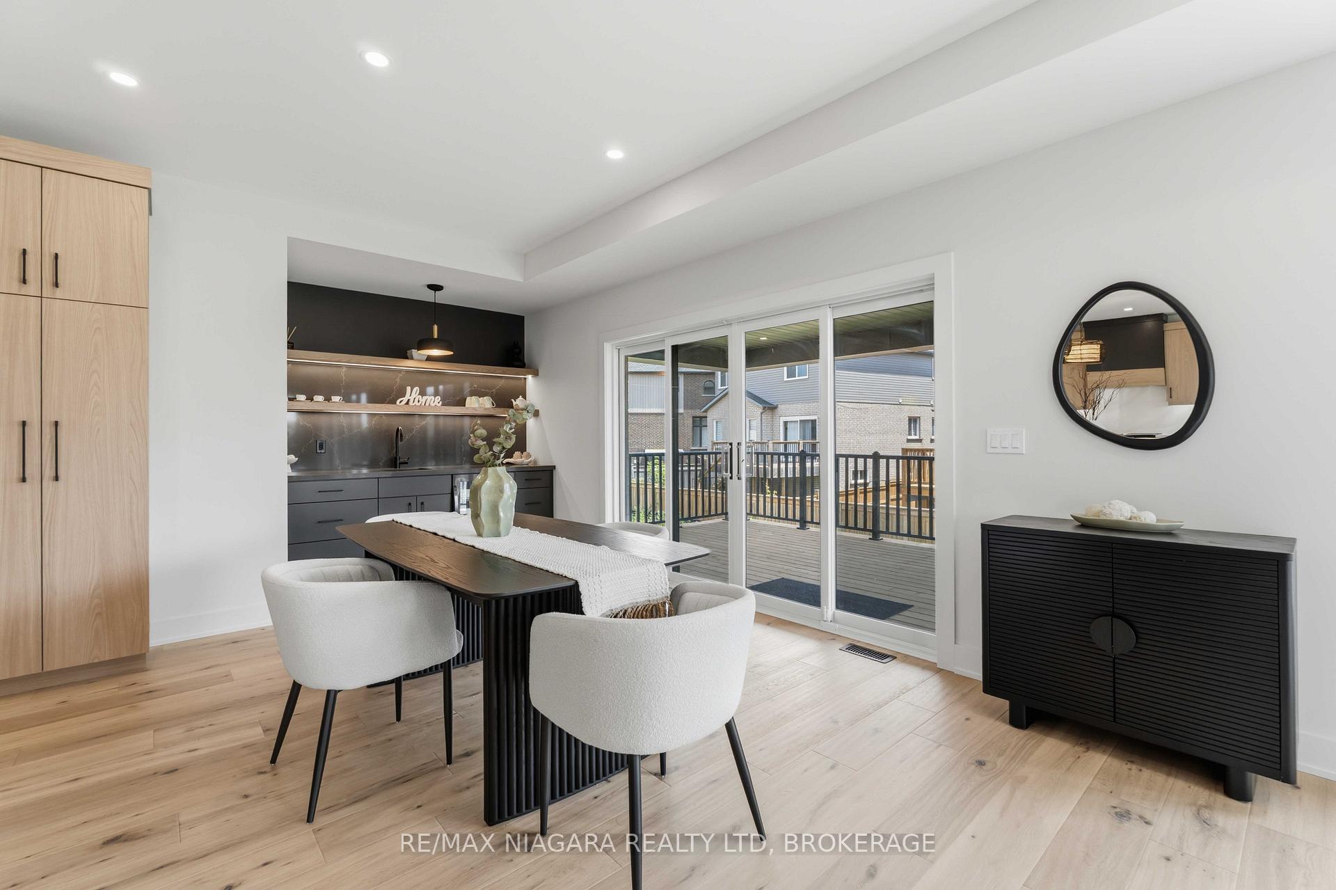 Photo 8 of 6124 Curlin Crescent, Niagara Falls, Forestview — HOMEH