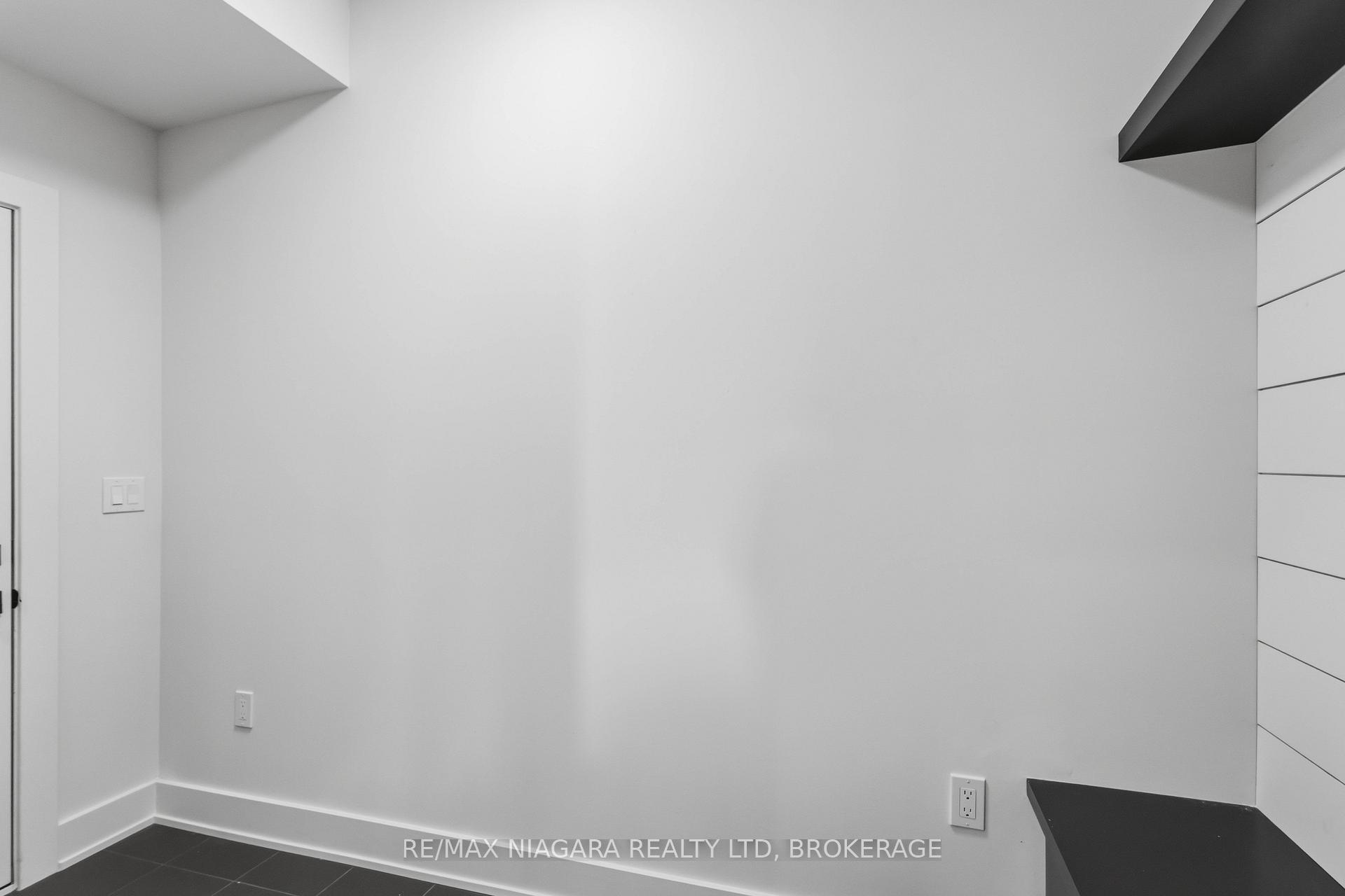 Photo 18 of 6124 Curlin Crescent, Niagara Falls, Forestview — HOMEH