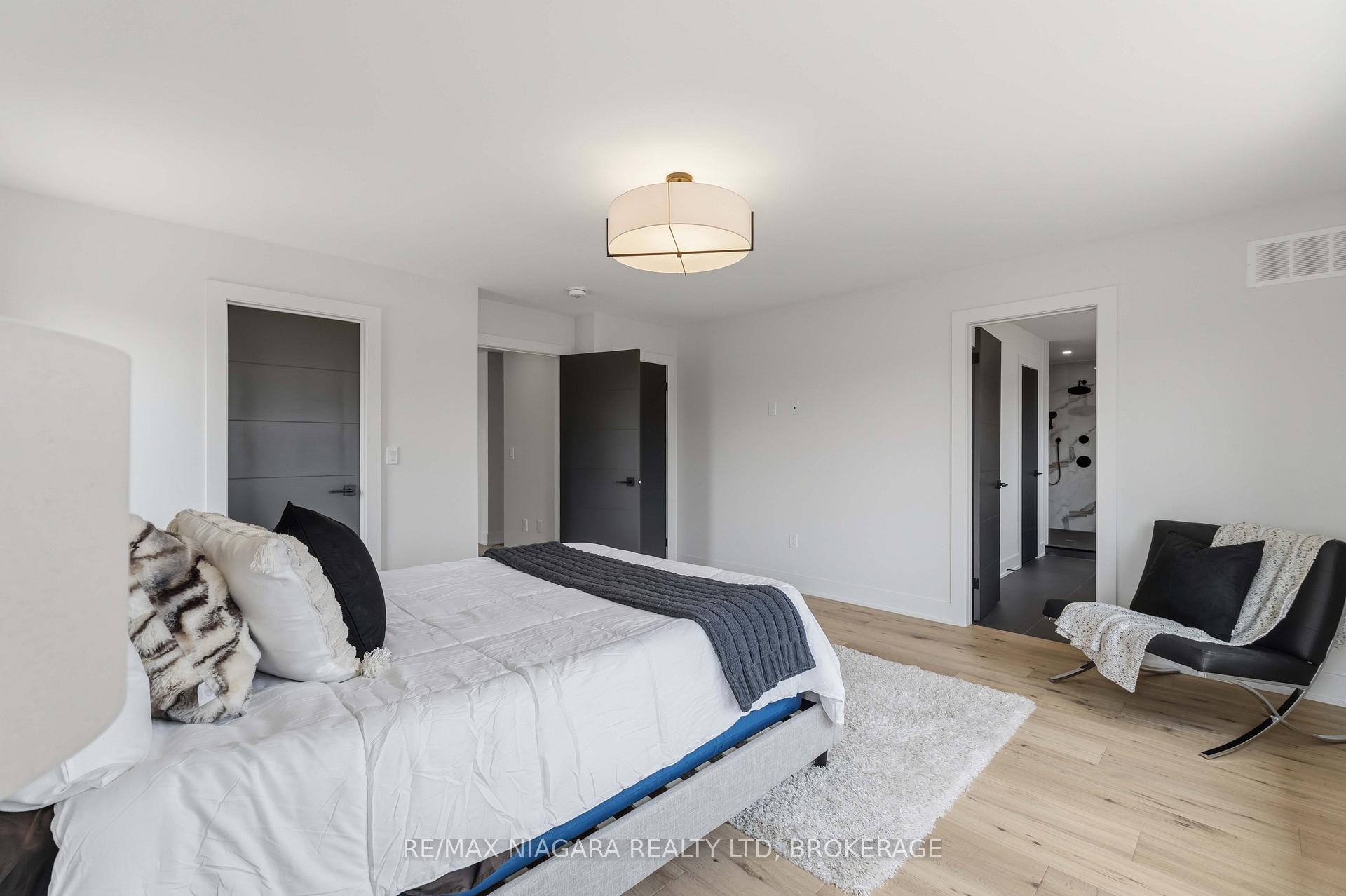 Photo 22 of 6124 Curlin Crescent, Niagara Falls, Forestview — HOMEH
