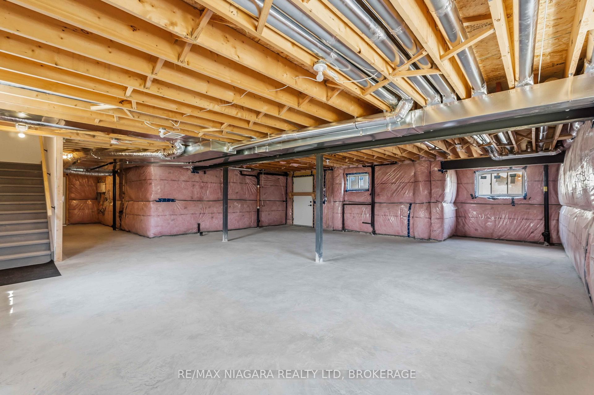 Photo 33 of 6124 Curlin Crescent, Niagara Falls, Forestview — HOMEH