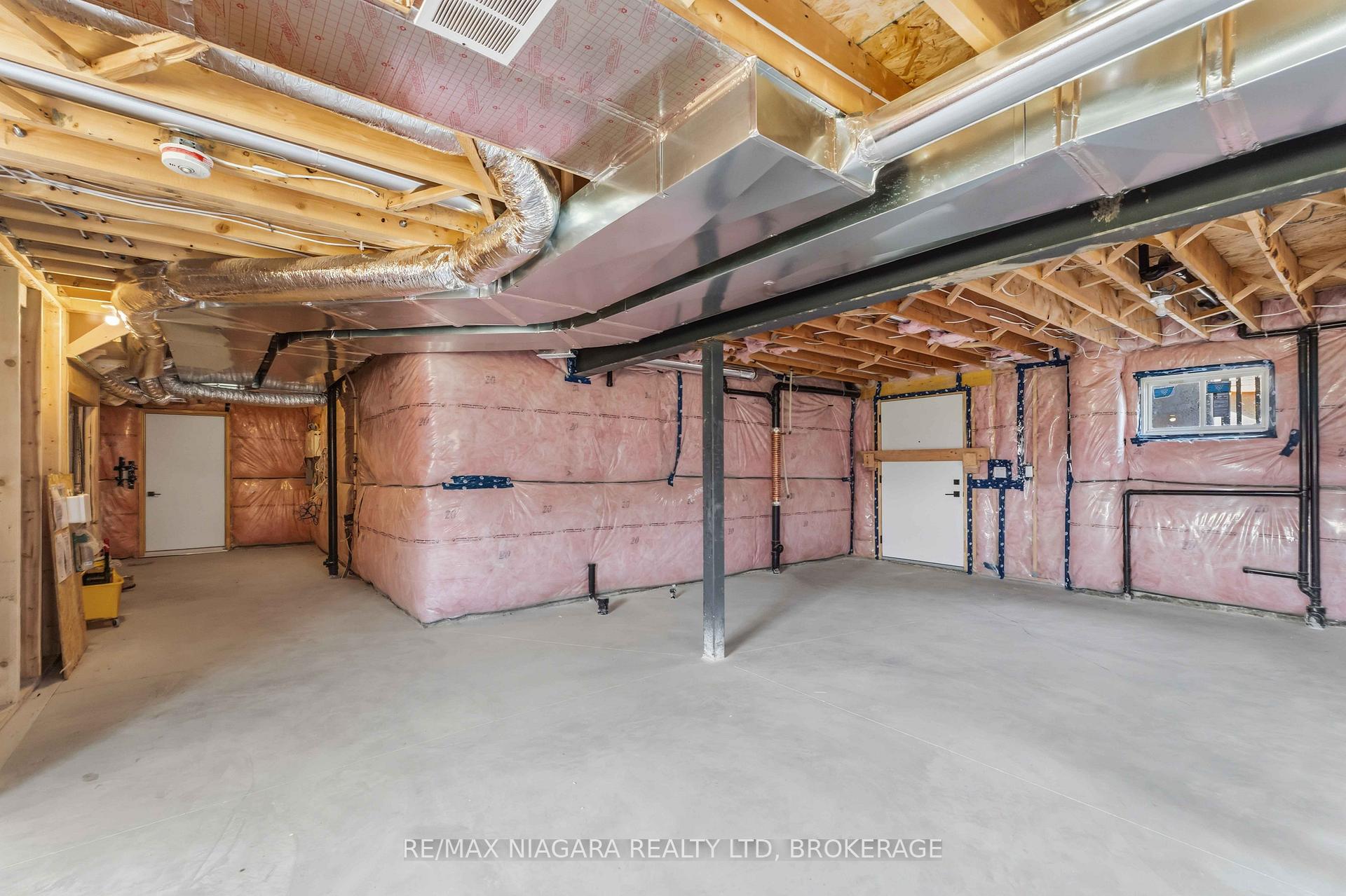 Photo 34 of 6124 Curlin Crescent, Niagara Falls, Forestview — HOMEH