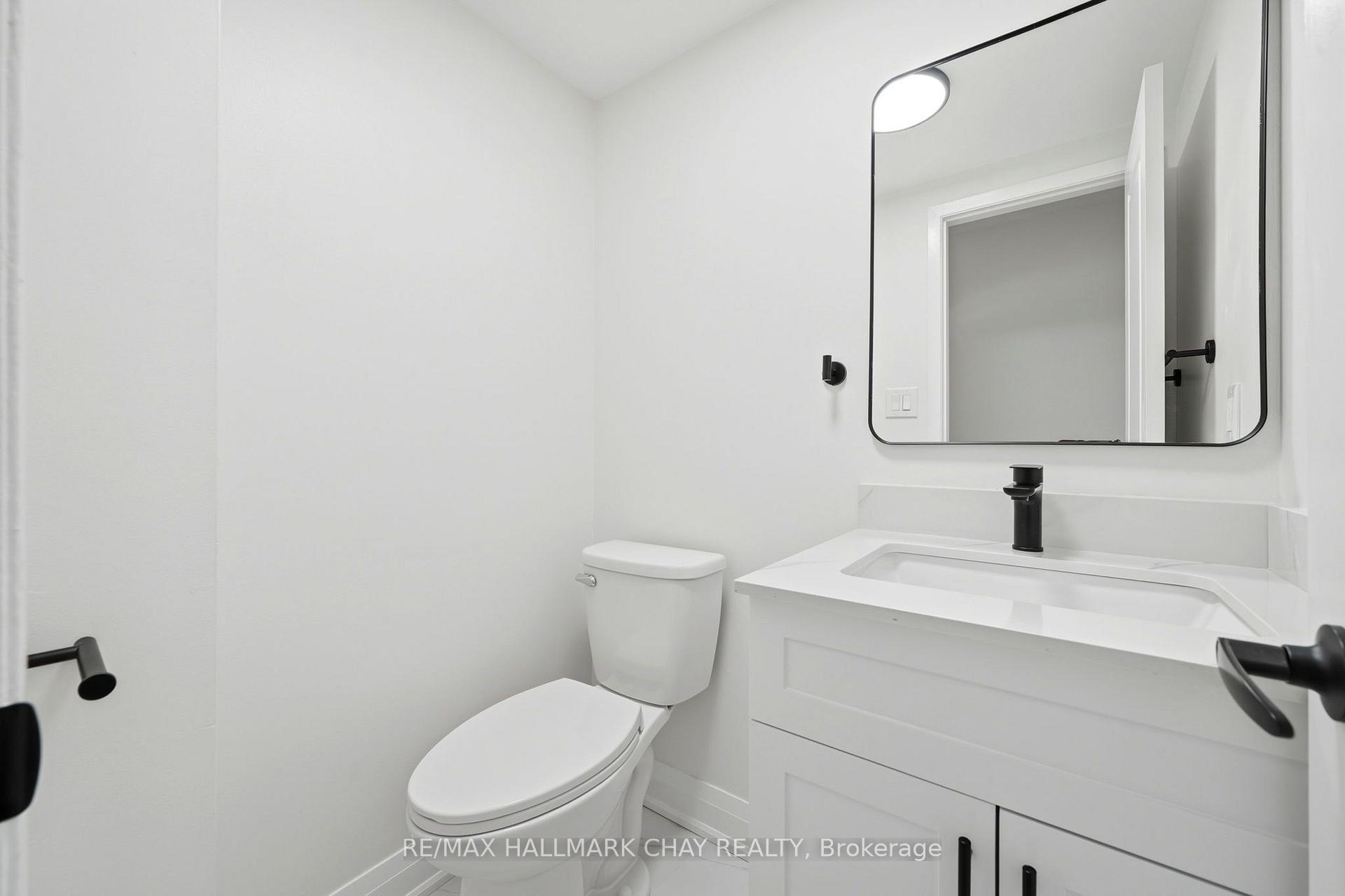 Photo 3 of Unit 6, 52 Adelaide Street, Barrie, Allandale — HOMEH