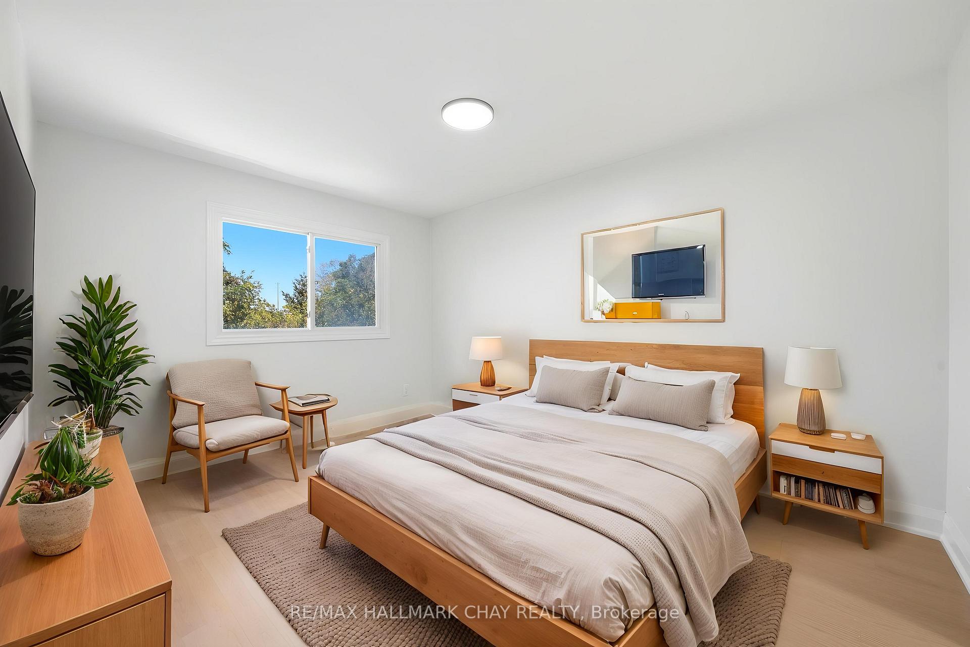 Photo 15 of Unit 6, 52 Adelaide Street, Barrie, Allandale — HOMEH