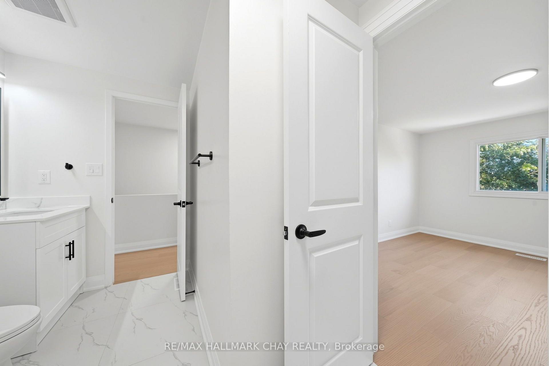 Photo 18 of Unit 6, 52 Adelaide Street, Barrie, Allandale — HOMEH
