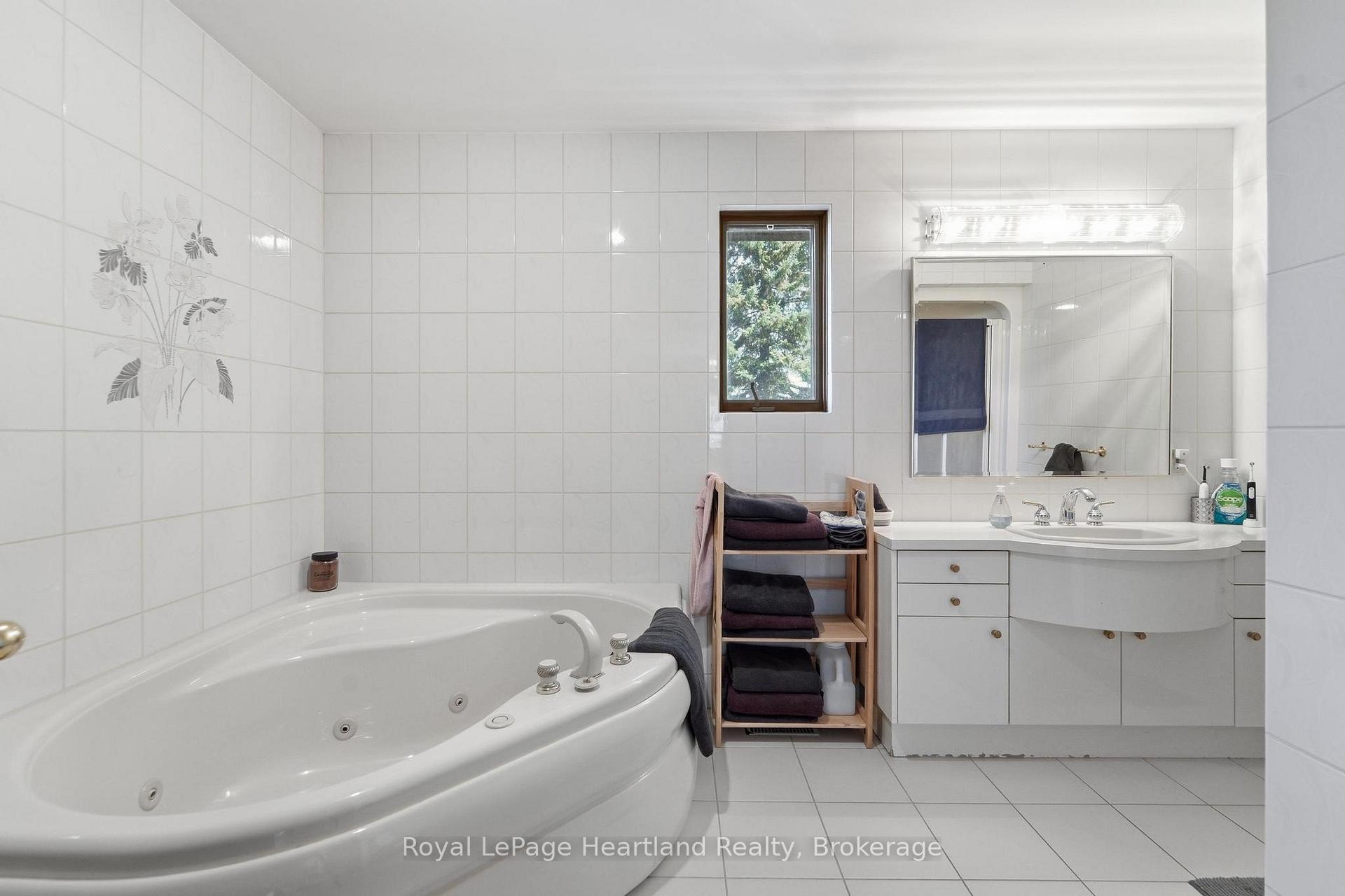 Photo 43 of 38904 Londesboro Road, Central Huron, Hullett — HOMEH