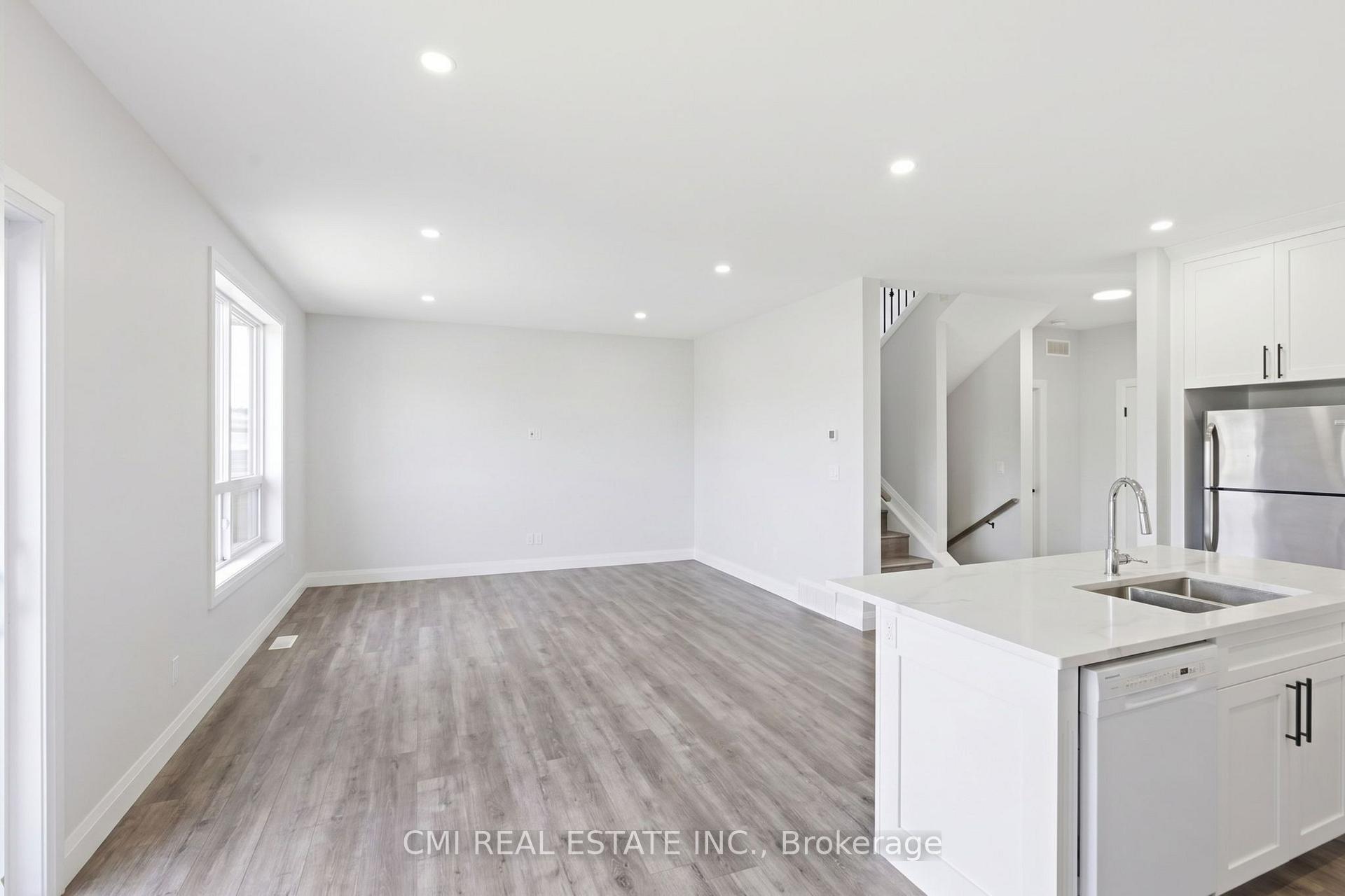 Photo 11 of Unit 10B, 93 Eagle Street, Leamington — HOMEH