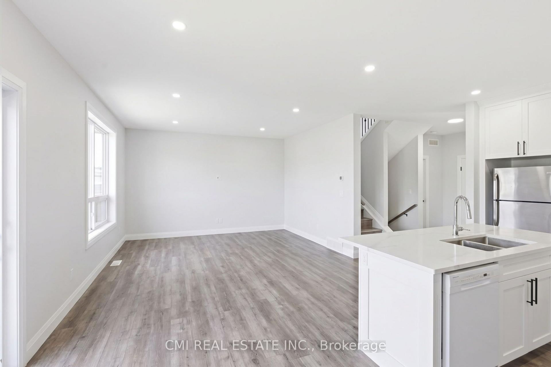 Photo 12 of Unit 10B, 93 Eagle Street, Leamington — HOMEH