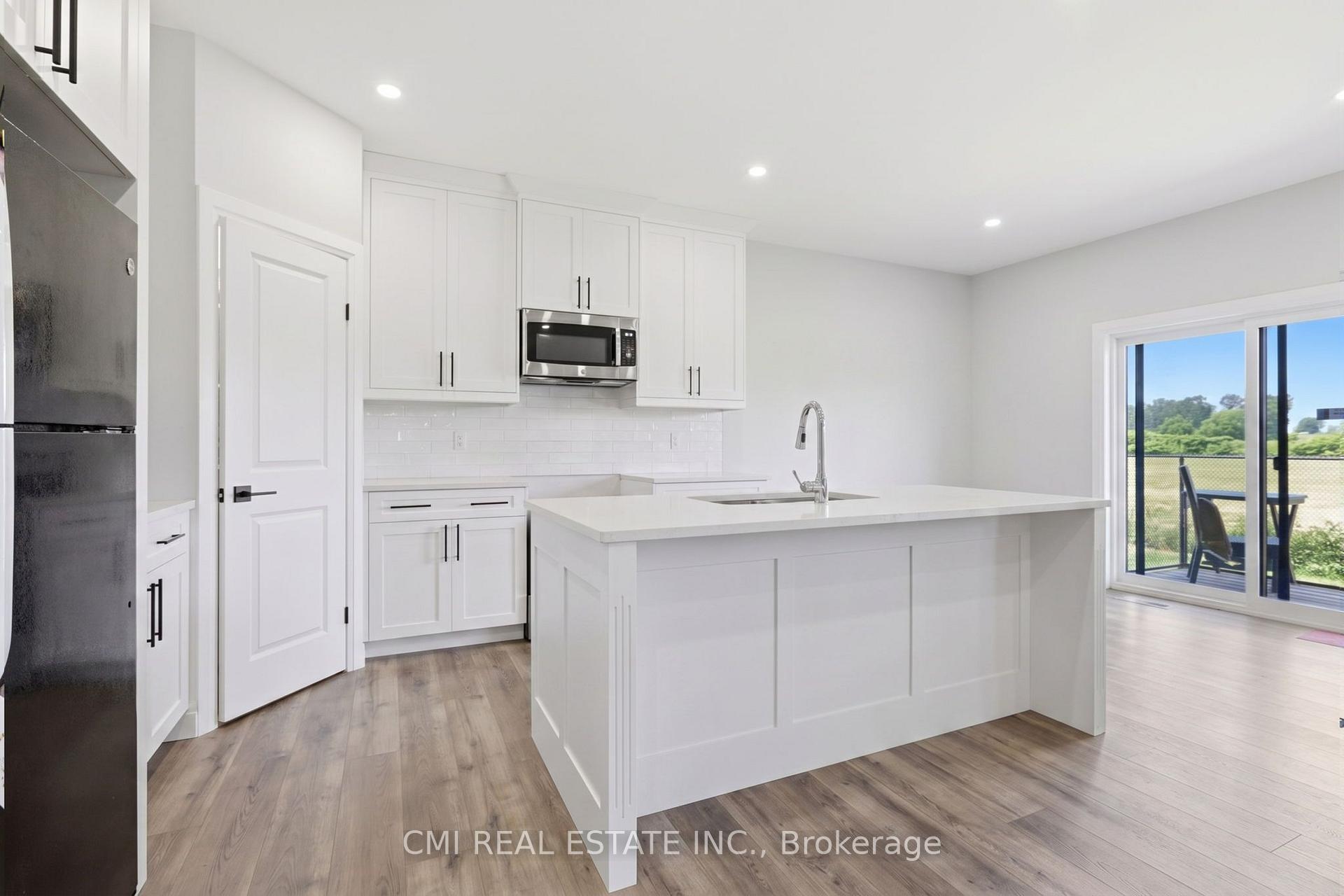 Photo 13 of Unit 10B, 93 Eagle Street, Leamington — HOMEH