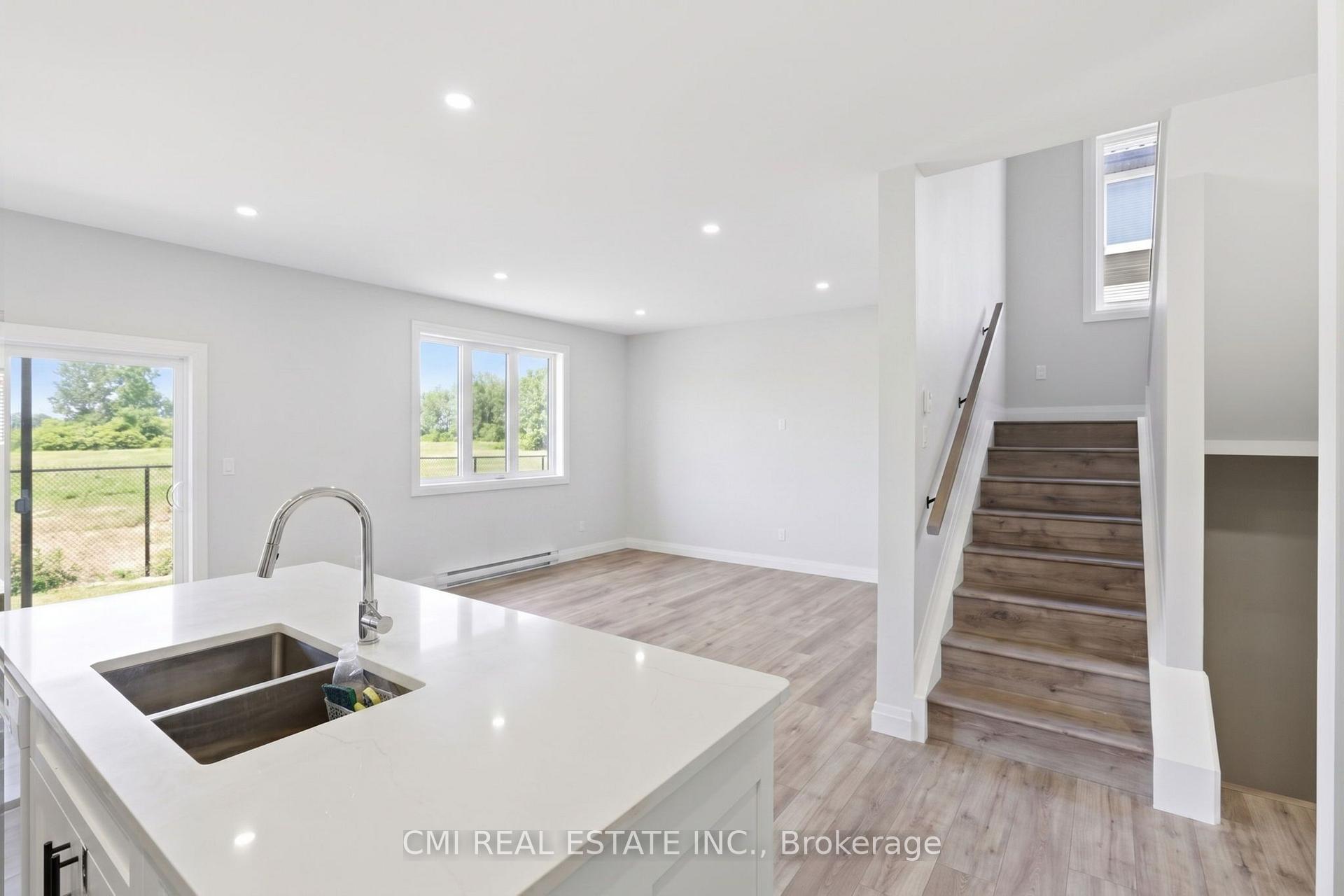 Photo 23 of Unit 10B, 93 Eagle Street, Leamington — HOMEH