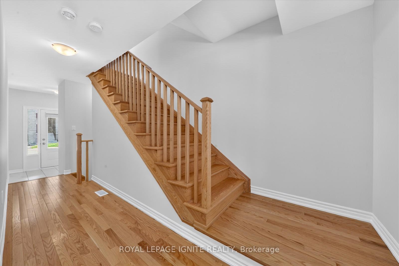 Photo 10 of 516 Danks Ridge Drive, Ajax, South East — HOMEH