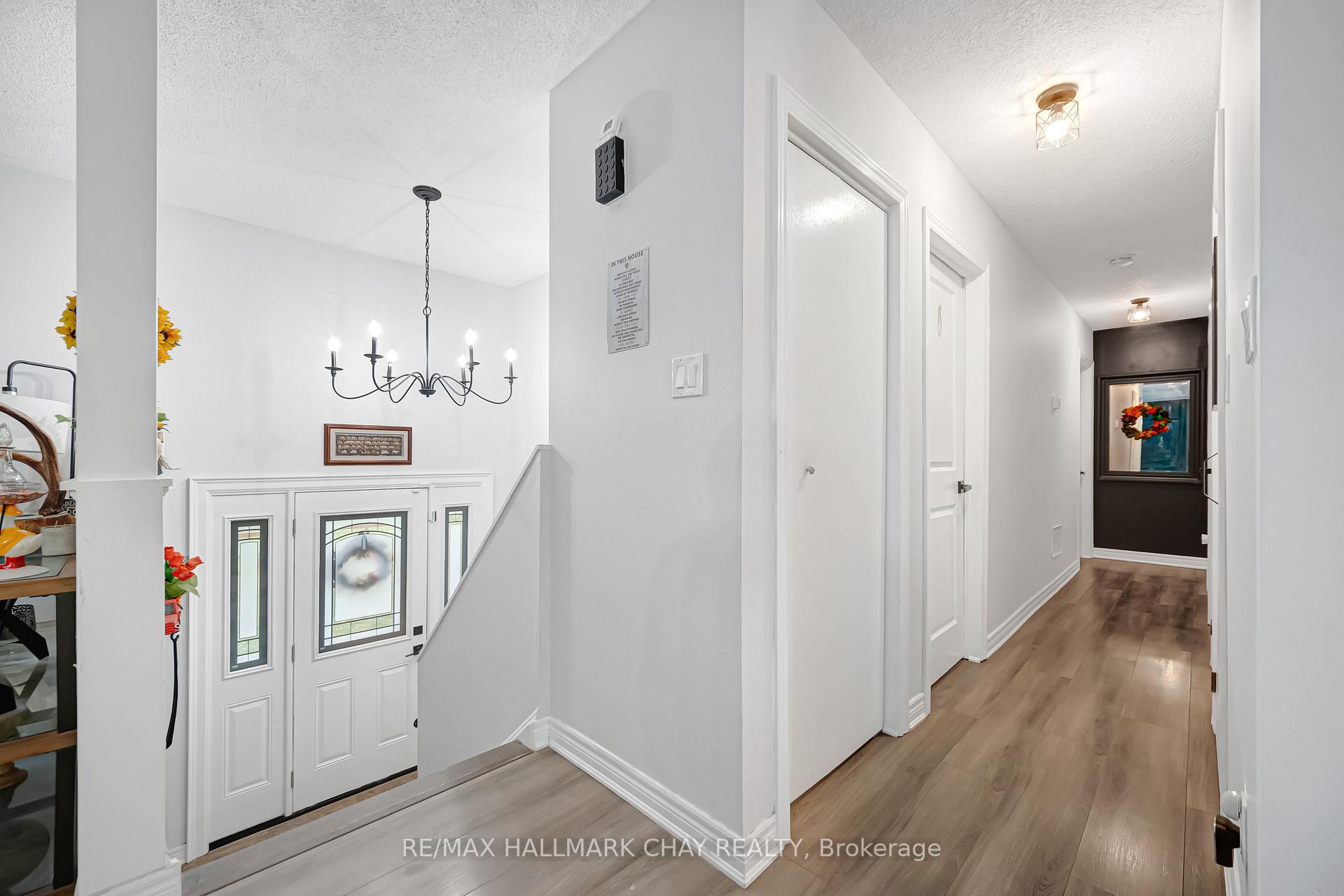 Photo 5 of 20 Howard Avenue, Brock, Beaverton — HOMEH