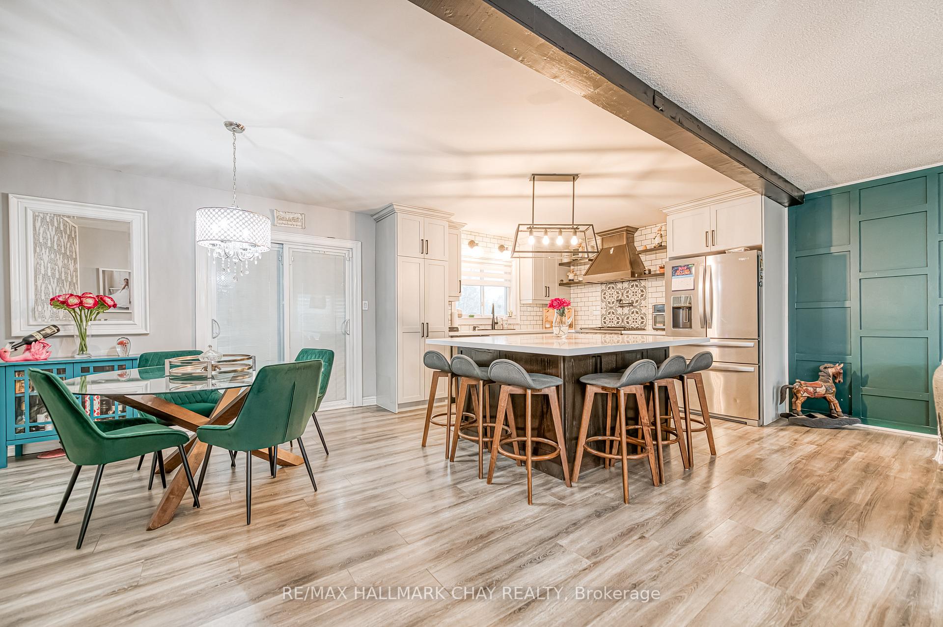Photo 6 of 20 Howard Avenue, Brock, Beaverton — HOMEH
