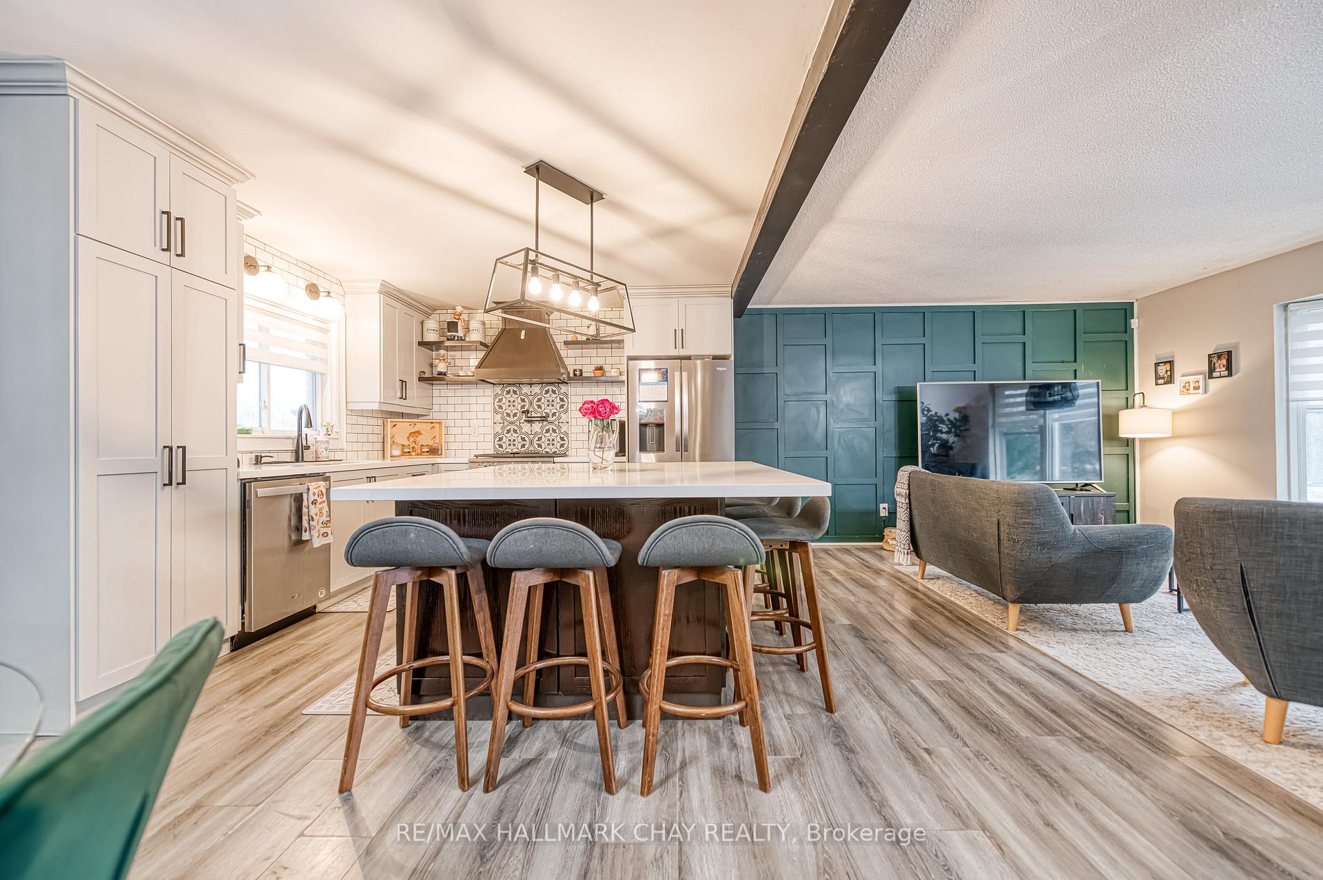 Photo 8 of 20 Howard Avenue, Brock, Beaverton — HOMEH