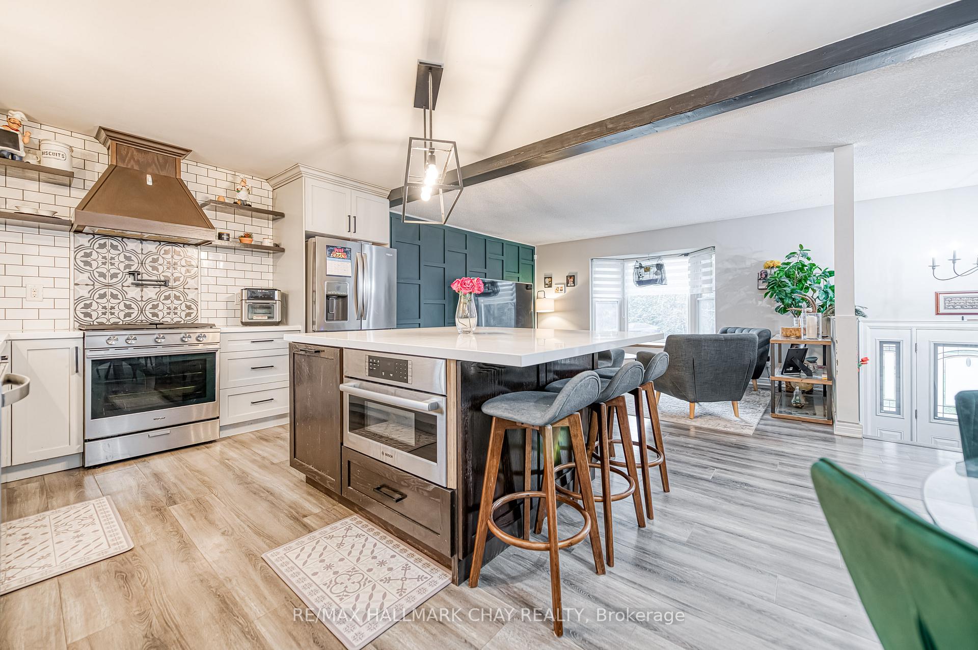 Photo 13 of 20 Howard Avenue, Brock, Beaverton — HOMEH