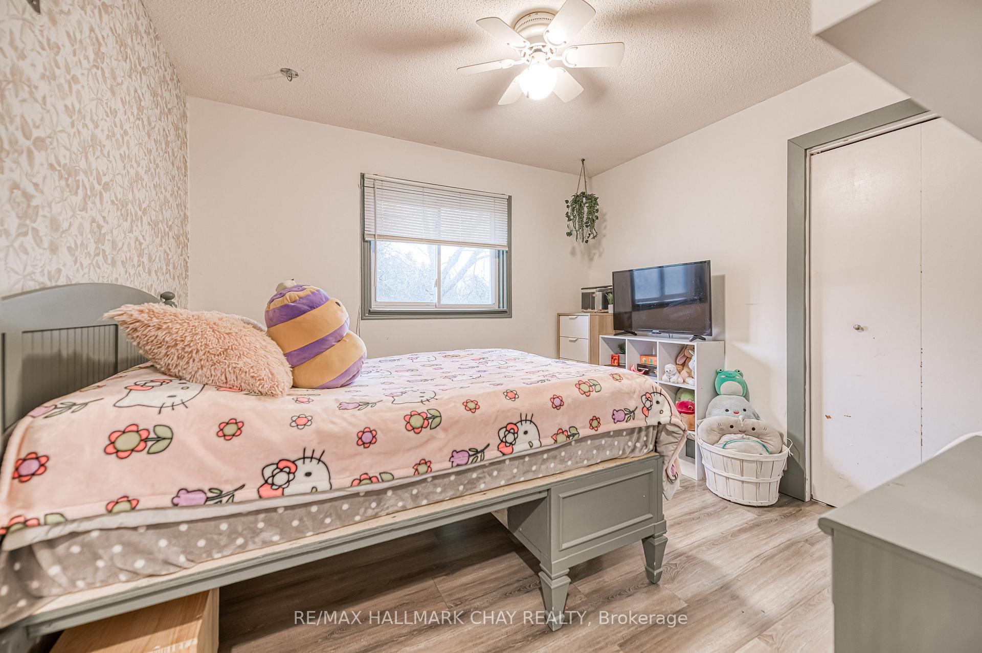 Photo 21 of 20 Howard Avenue, Brock, Beaverton — HOMEH