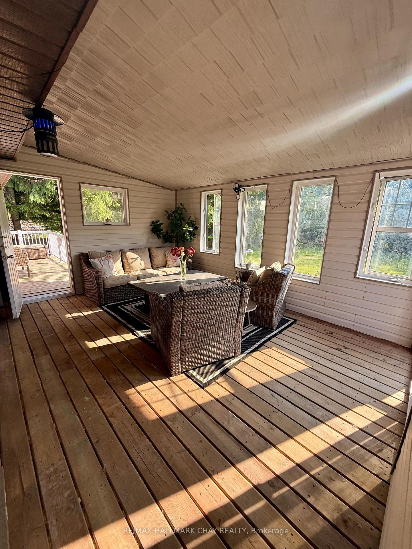 Photo 33 of 20 Howard Avenue, Brock, Beaverton — HOMEH