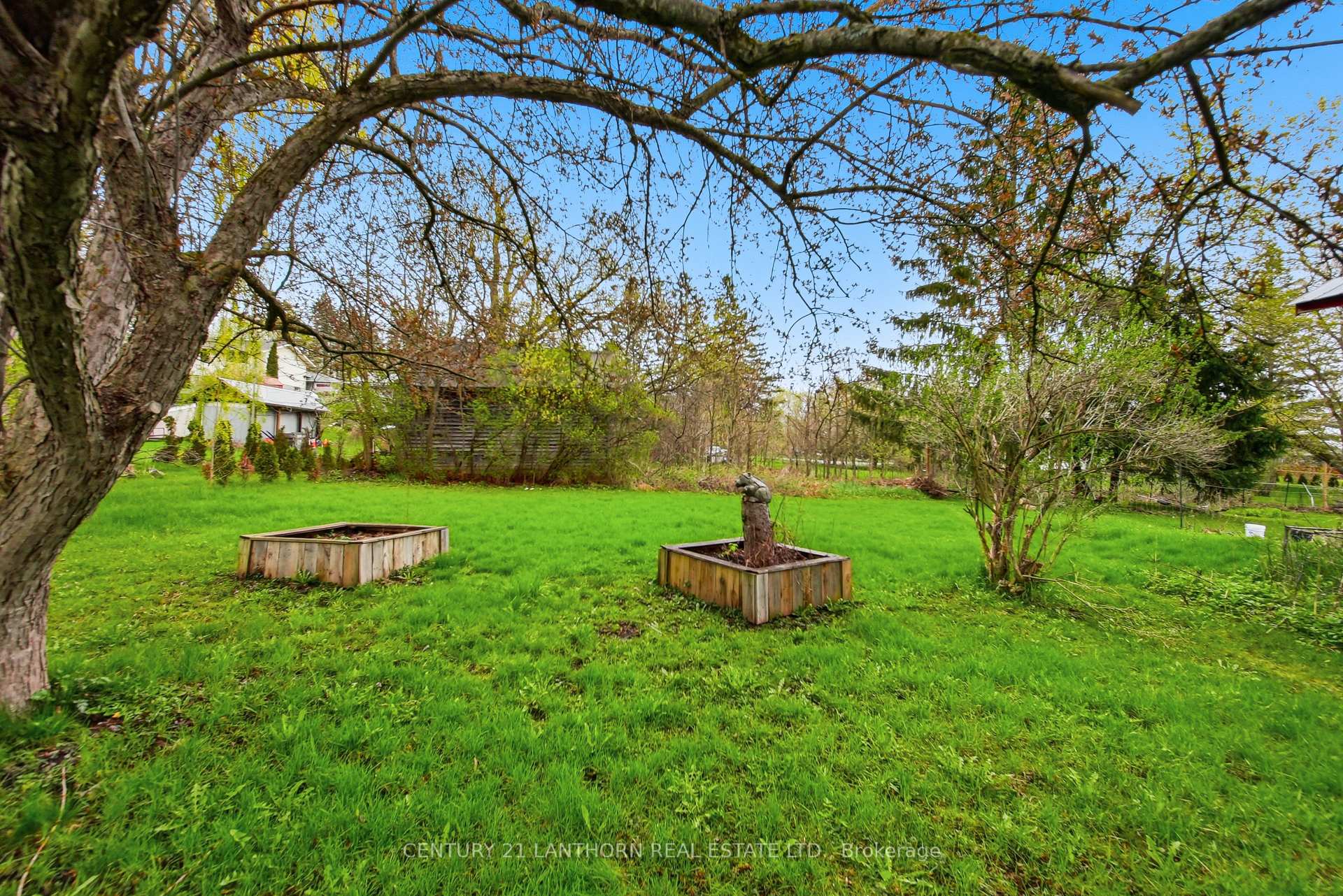 Photo 32 of 193 St. Lawrence Street E, Centre Hastings — HOMEH